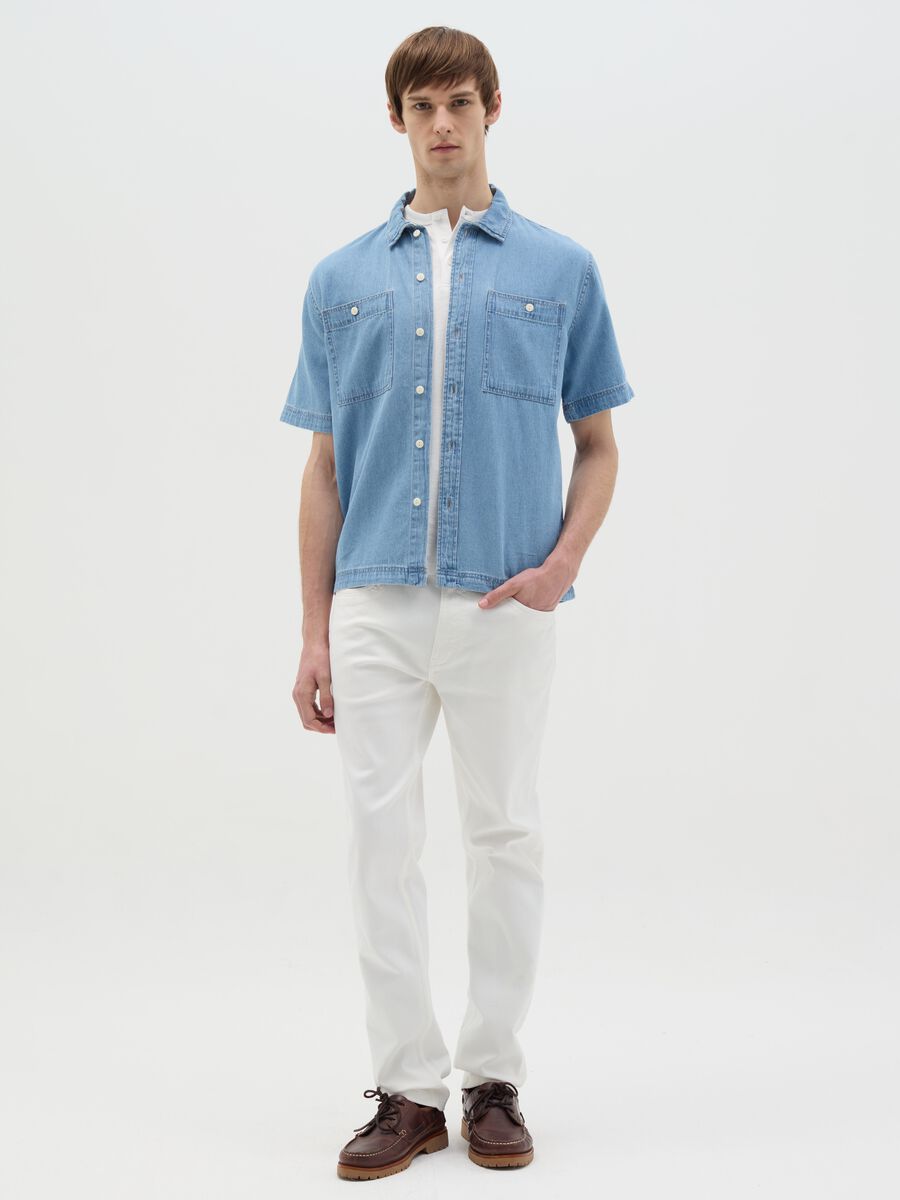 Short-sleeved shirt in denim with pockets_1
