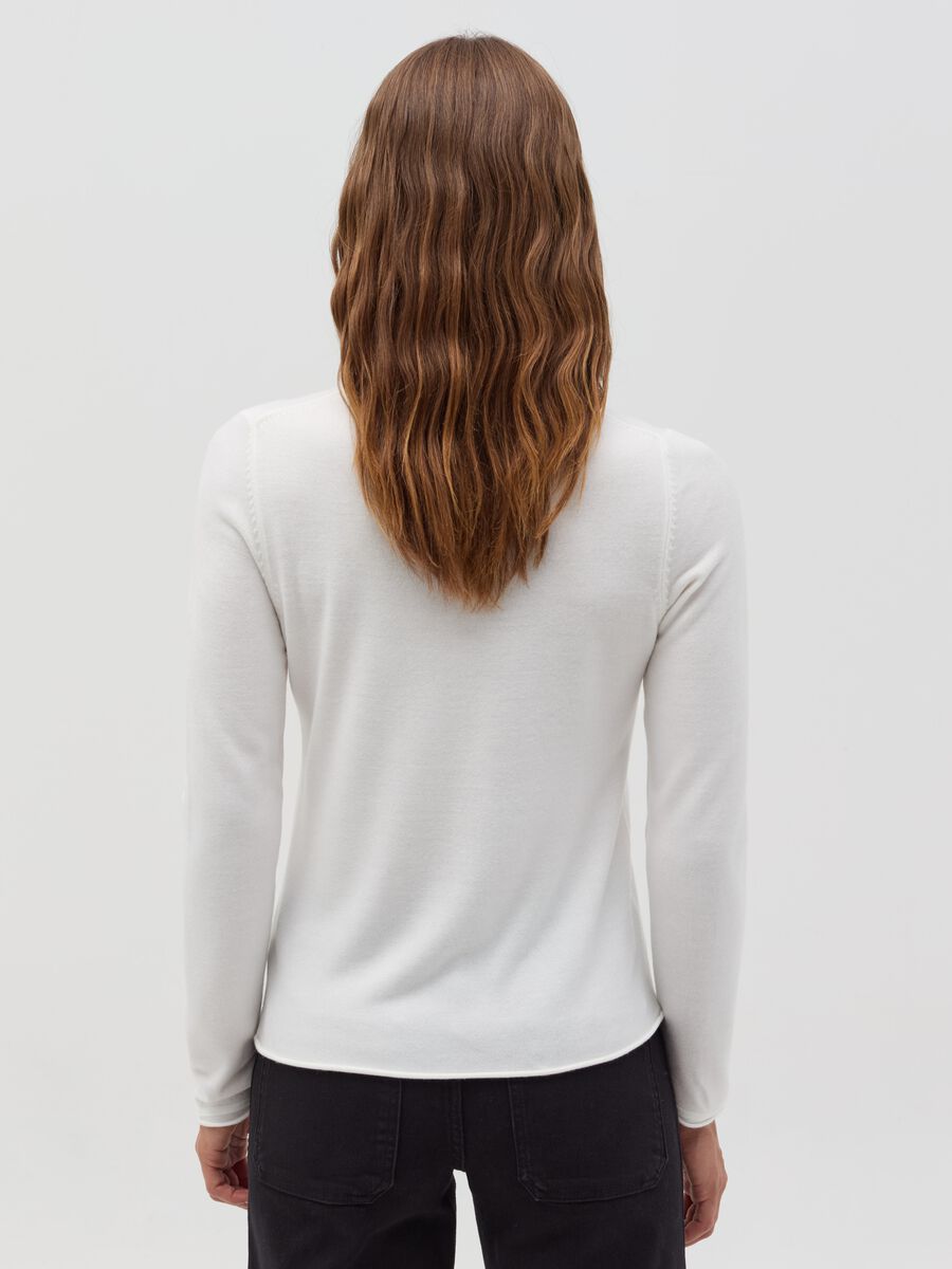 Top with round neck and small fold_2