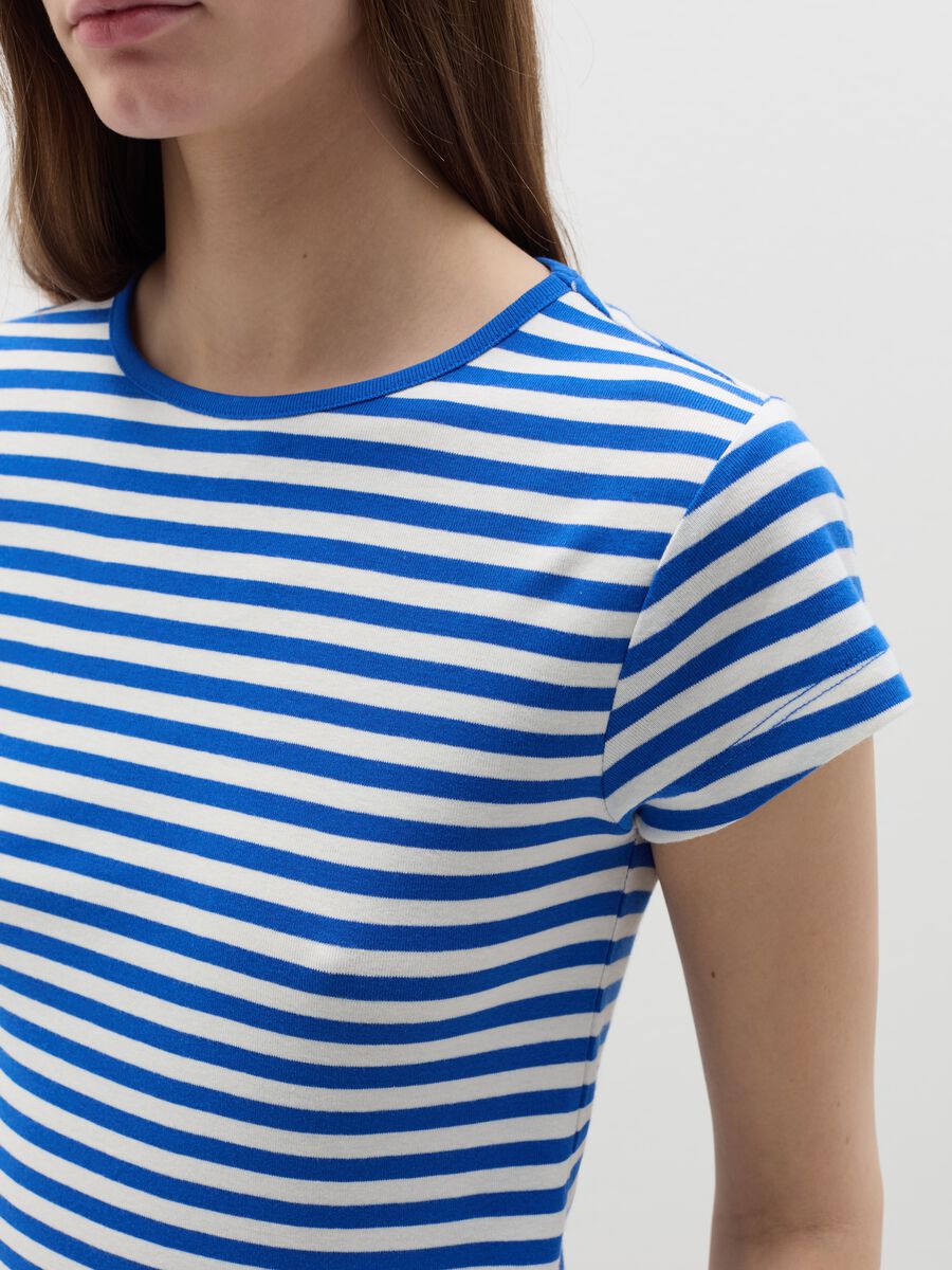 Cotton T-shirt with round neck_2
