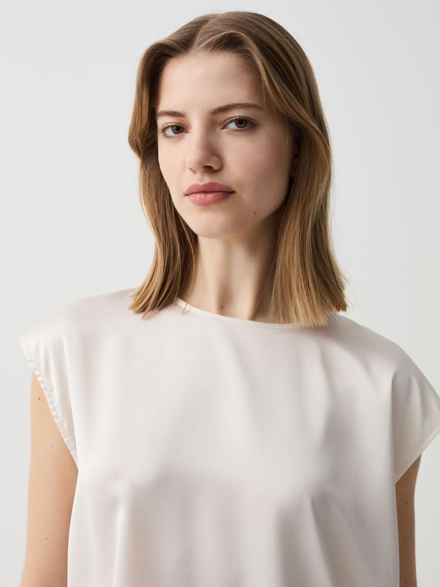 Satin blouse with short sleeves_0