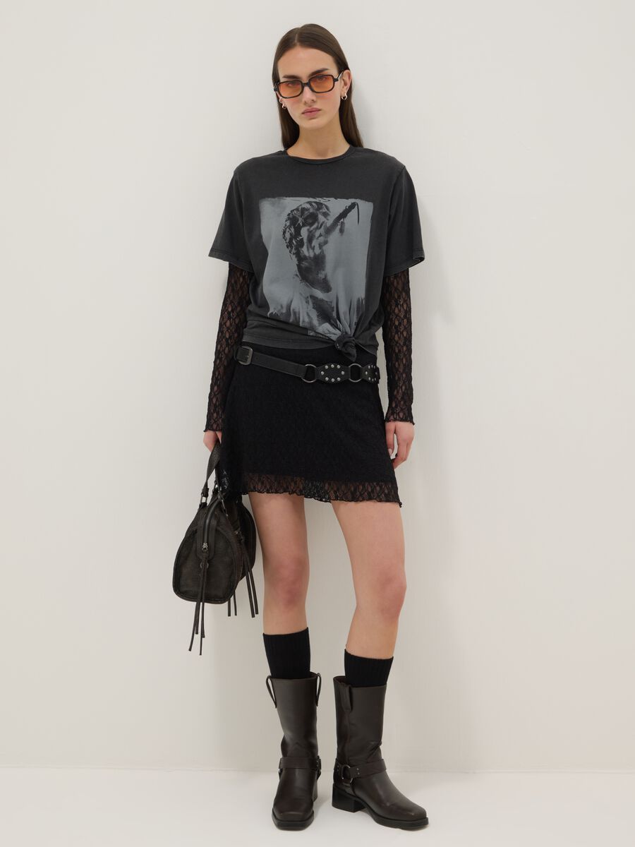 Black pure cotton t-shirt with a regular oversized fit_2