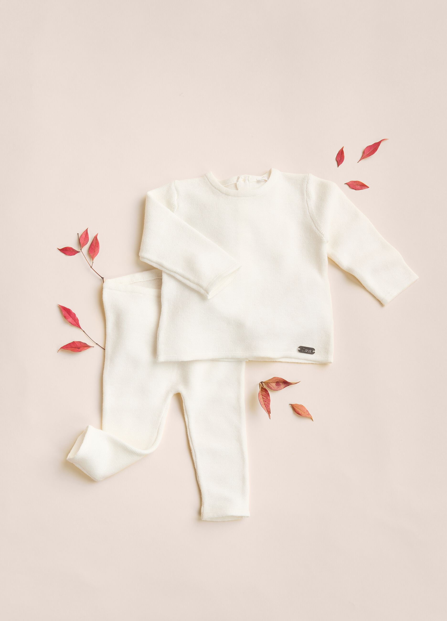IANA solid colour organic cotton outfit