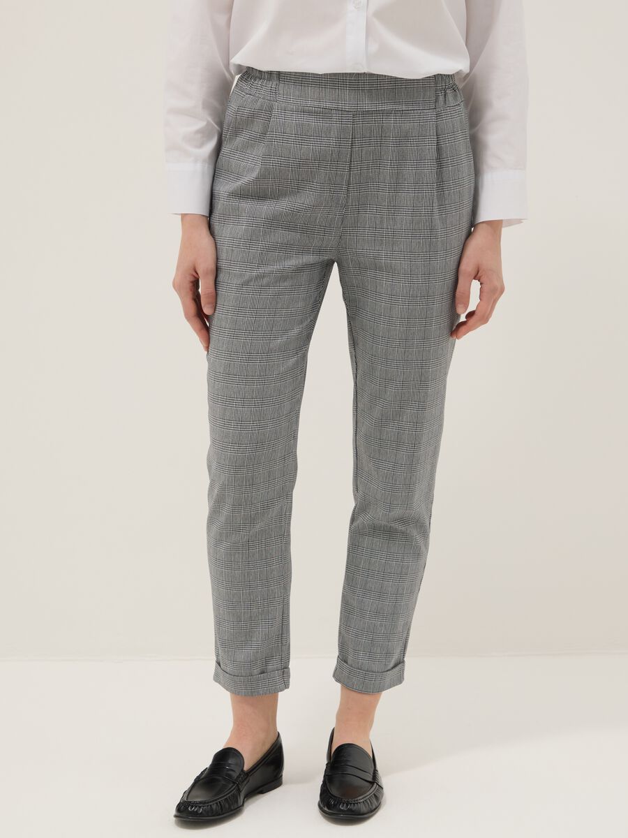 Pantaloni grigi a quadri in misto cotone elasticizzato regular fit_1