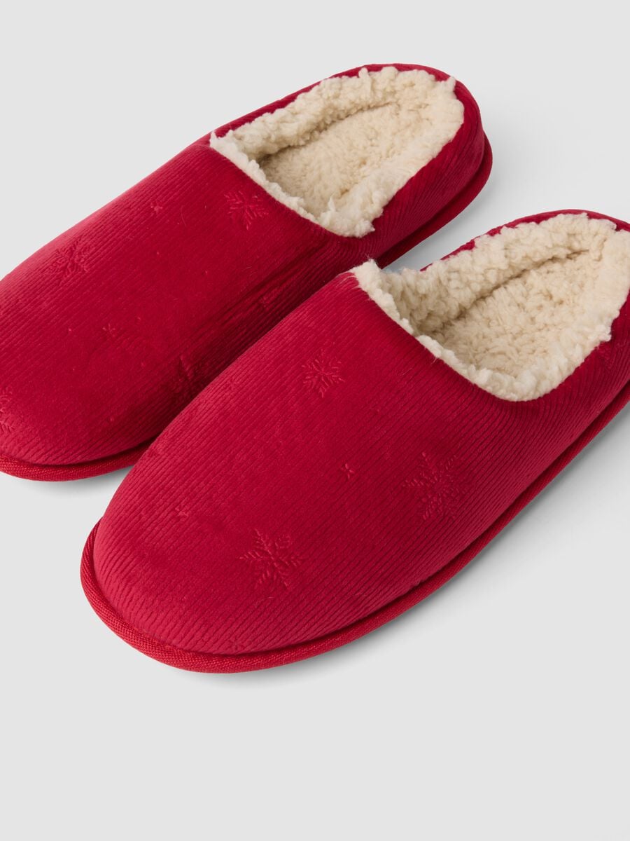 Pantofole rosso da casa con interno effetto peluche_1