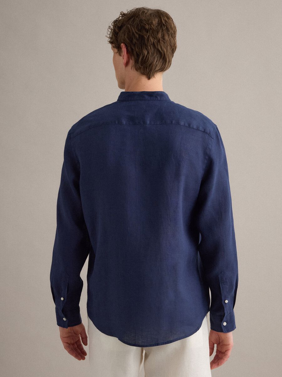 Camicia blu in puro lino con collo coreano regular fit_3