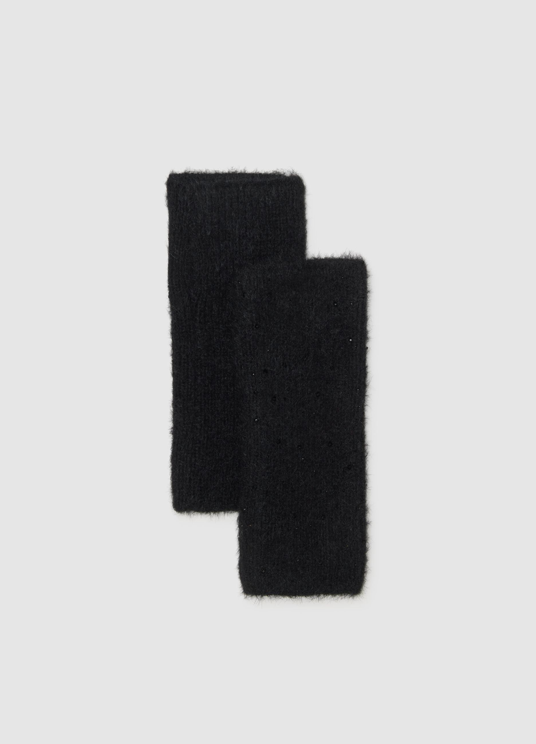 Black fingerless gloves