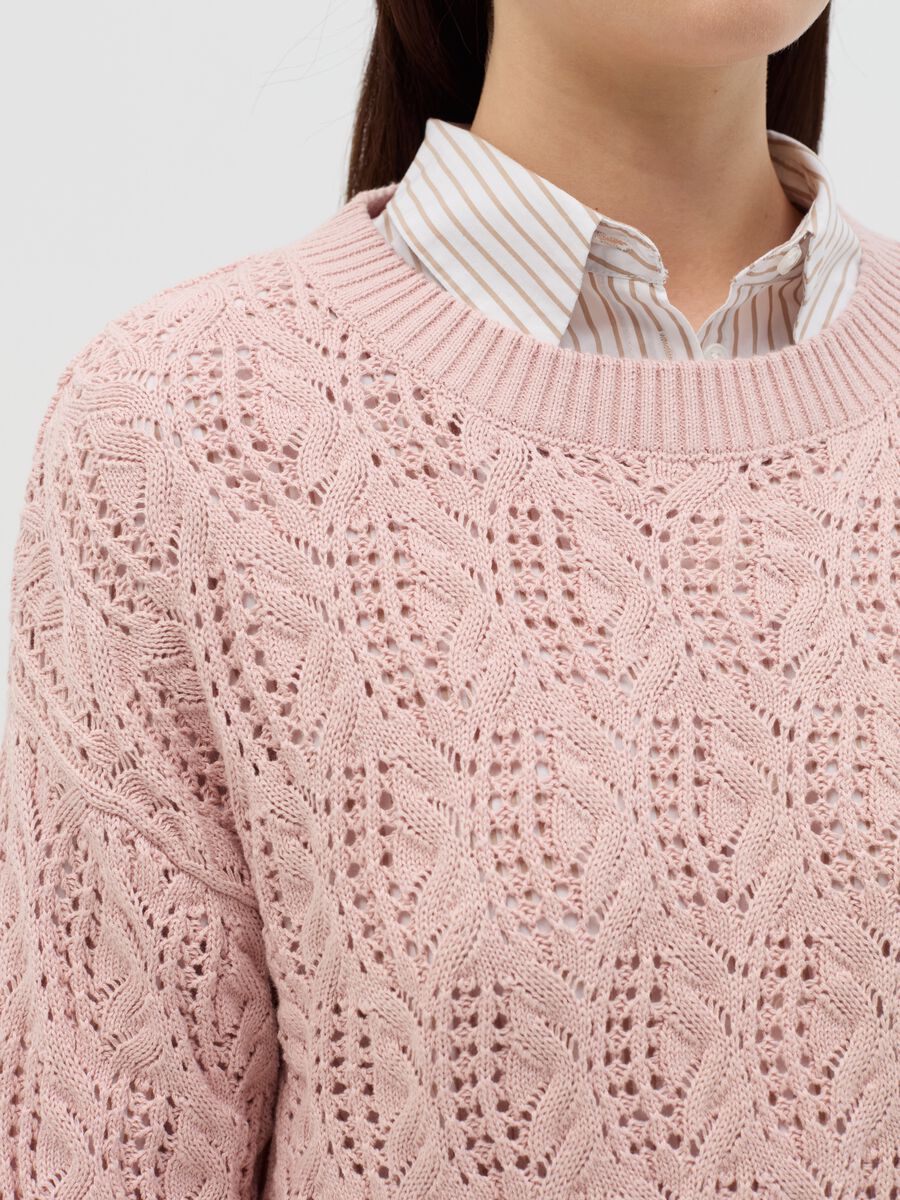 Crochet pullover with round neck_2