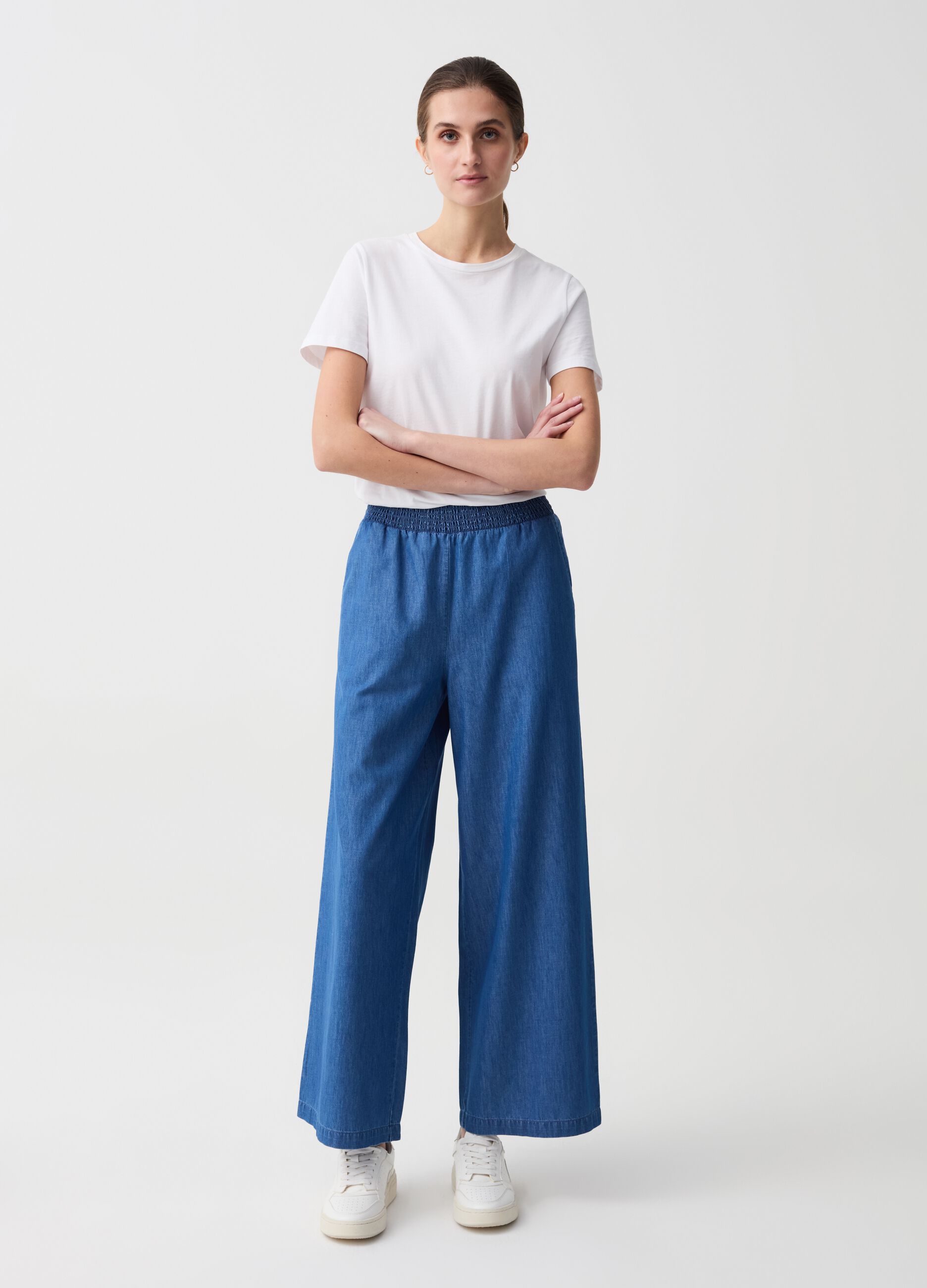 Wide-leg jeans in fluid fabric