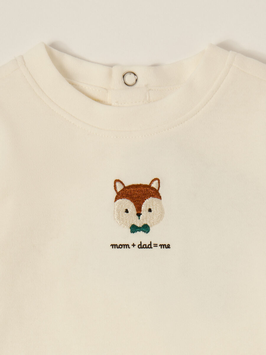 Brown newborn set with dungarees and t-shirt_2