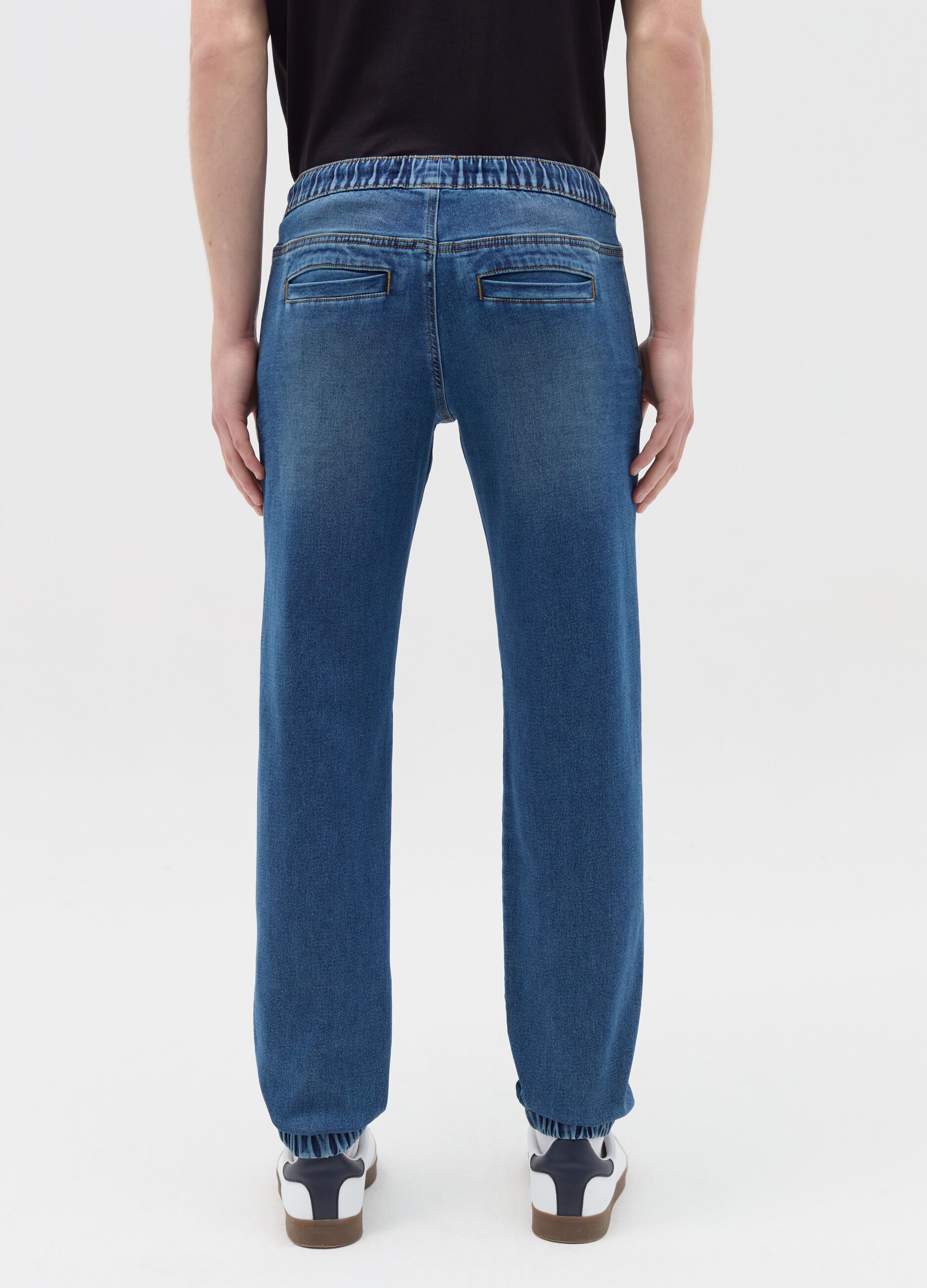 Joggers regular fit in denim con coulisse
