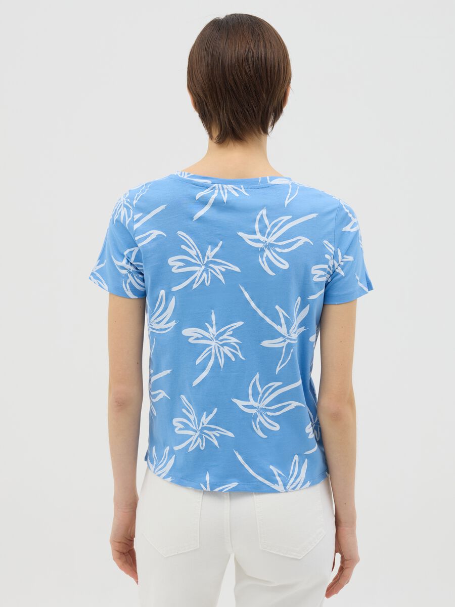 Light blue T-shirt with floral print_3