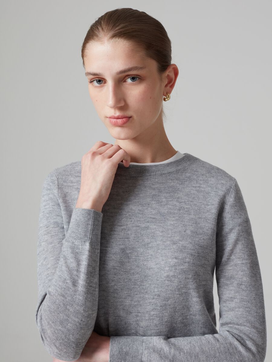 Wool top with round neck_1