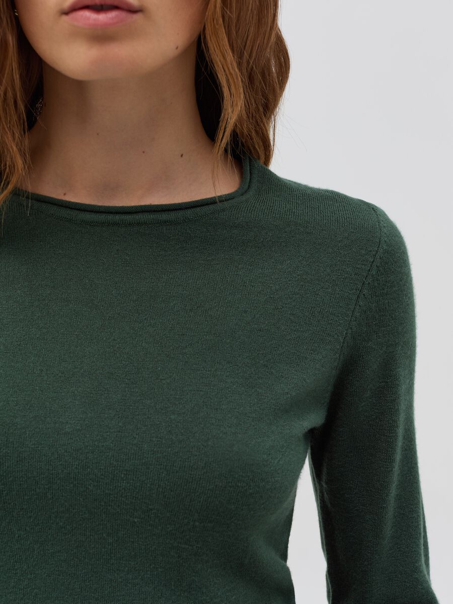 Top with round neck and small fold_3