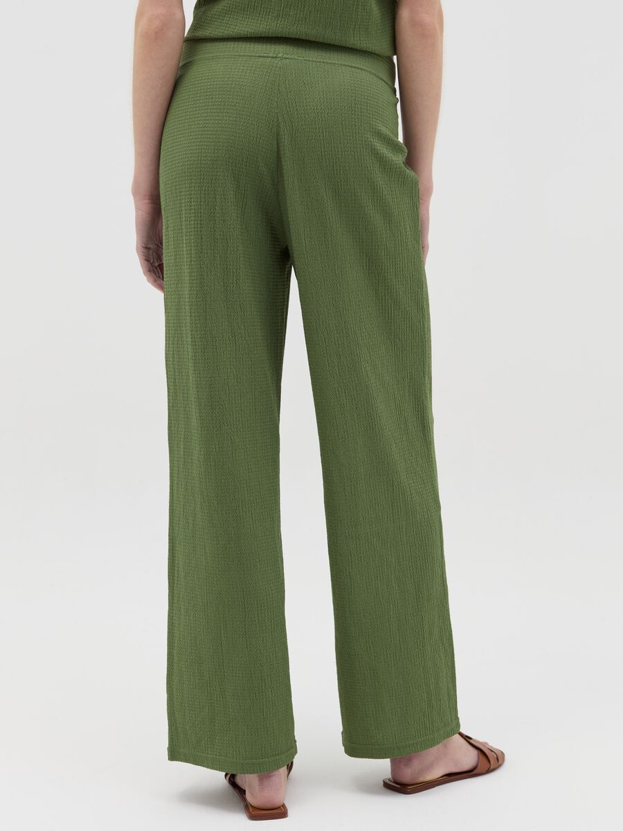 Wide-leg green trousers with waffle weave_3