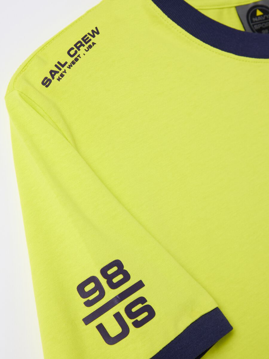 Yellow T-shirt with contrasting details_5