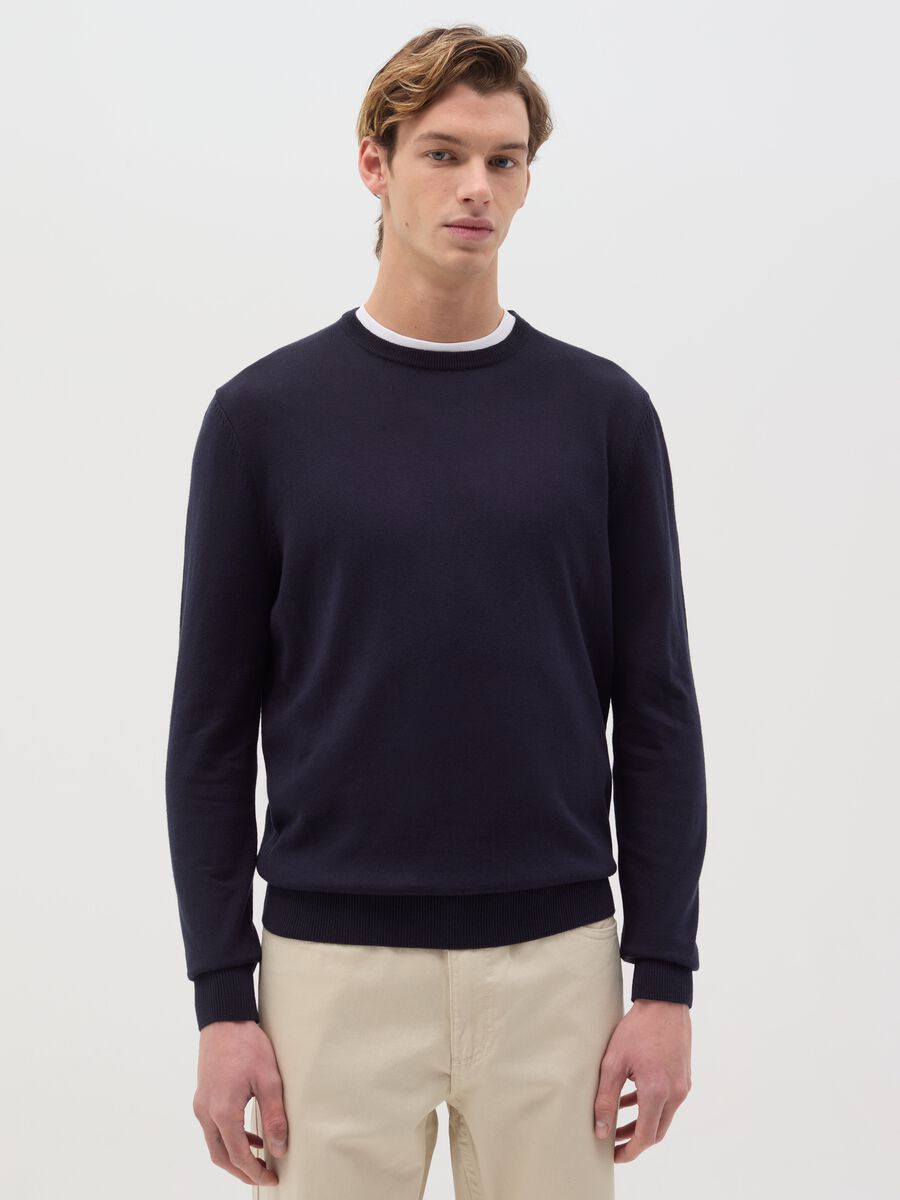 Round neck pullover_0