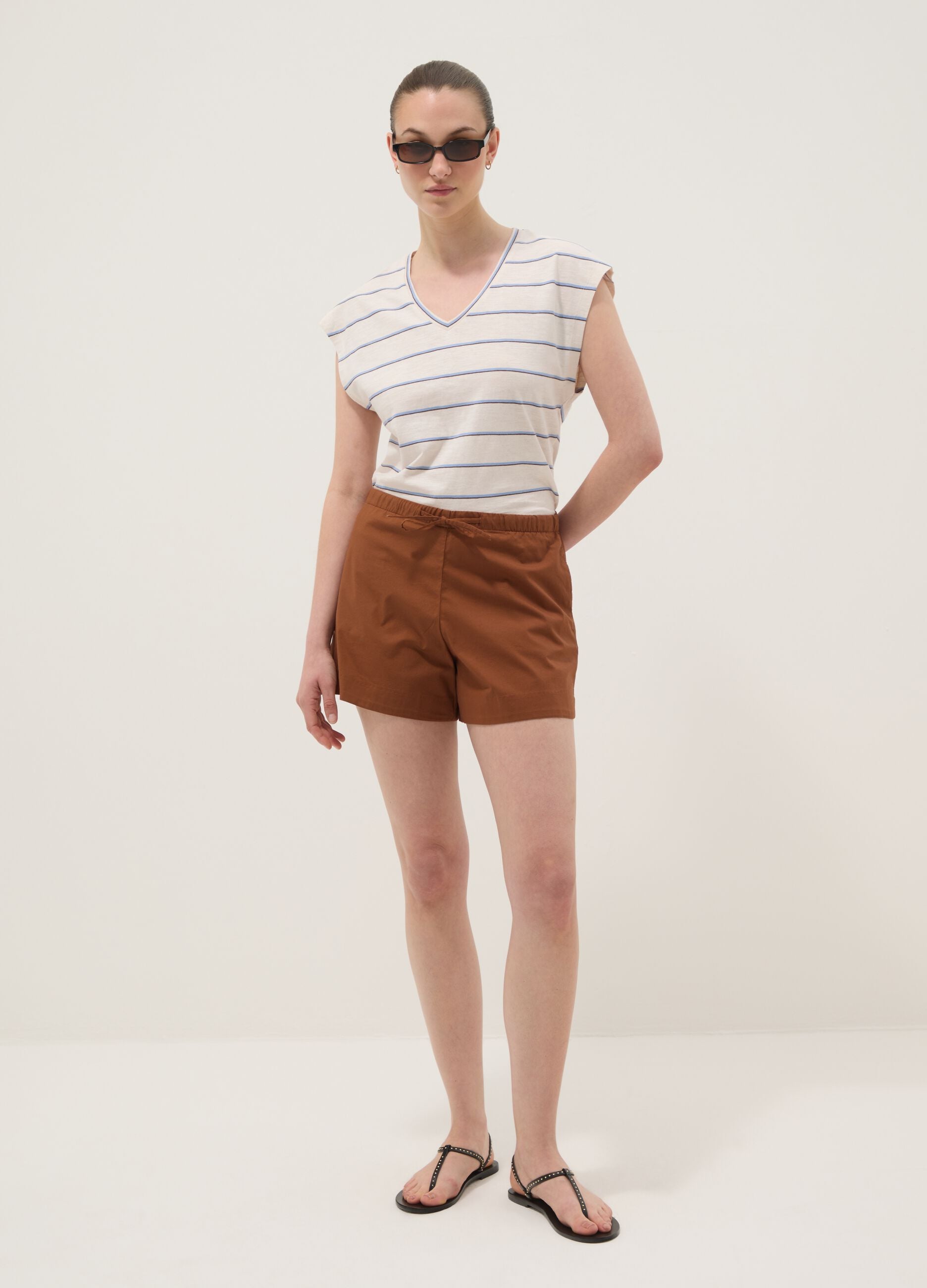 Shorts marroni in cotone elasticizzato regular fit