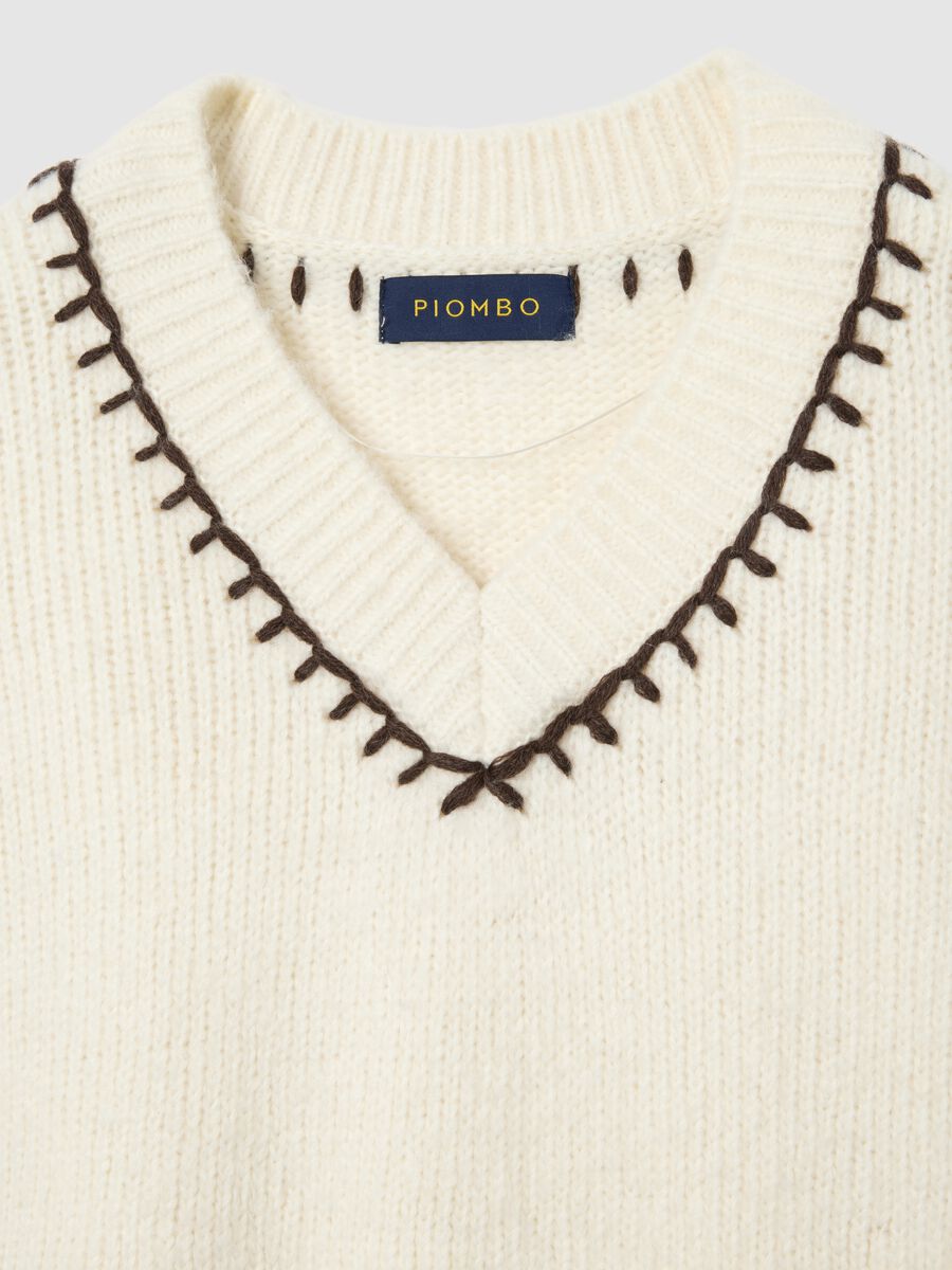 White cotton-blend oversized fit gilet with V-neck_5