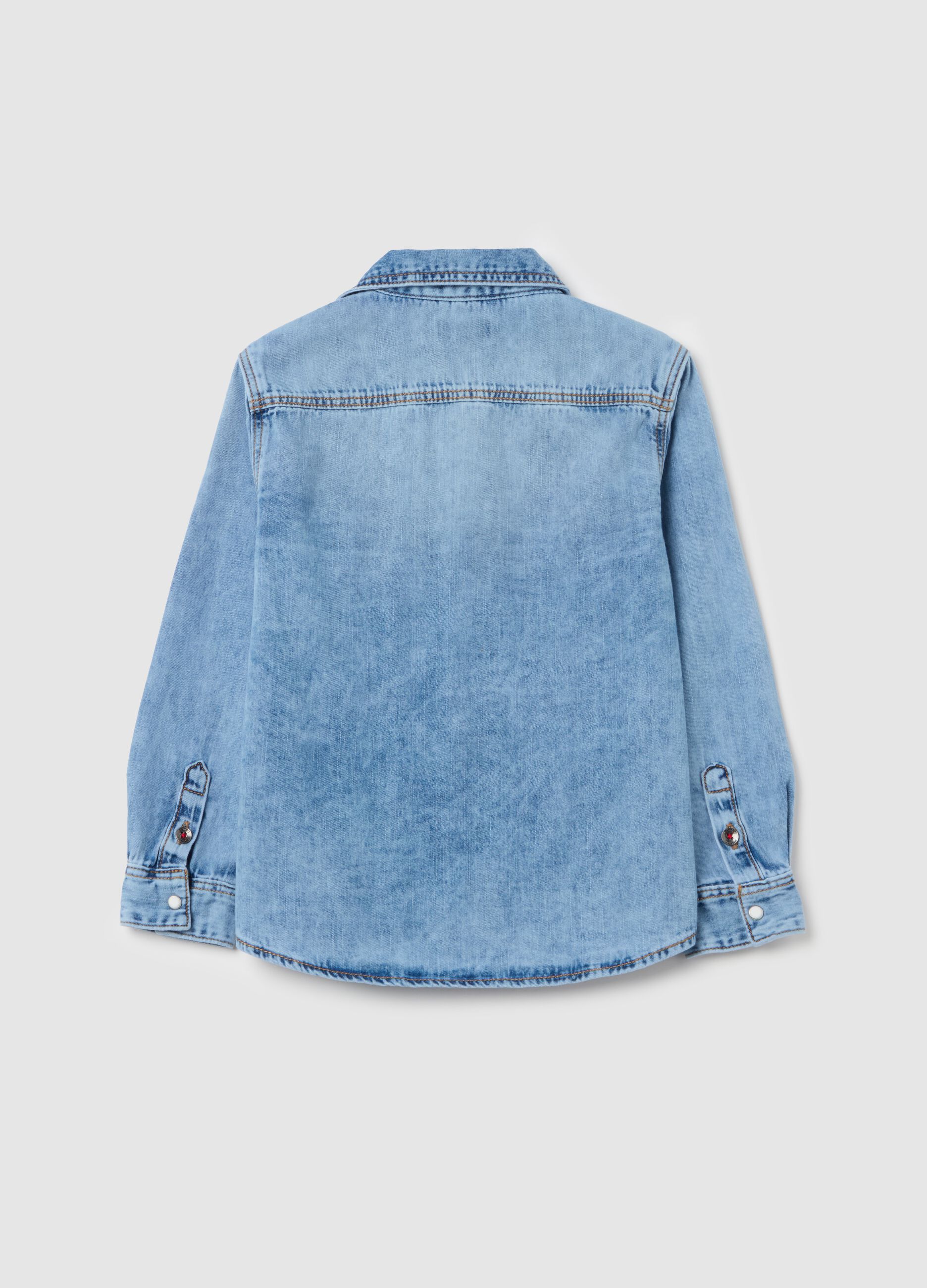 Camicia in denim con tasche 