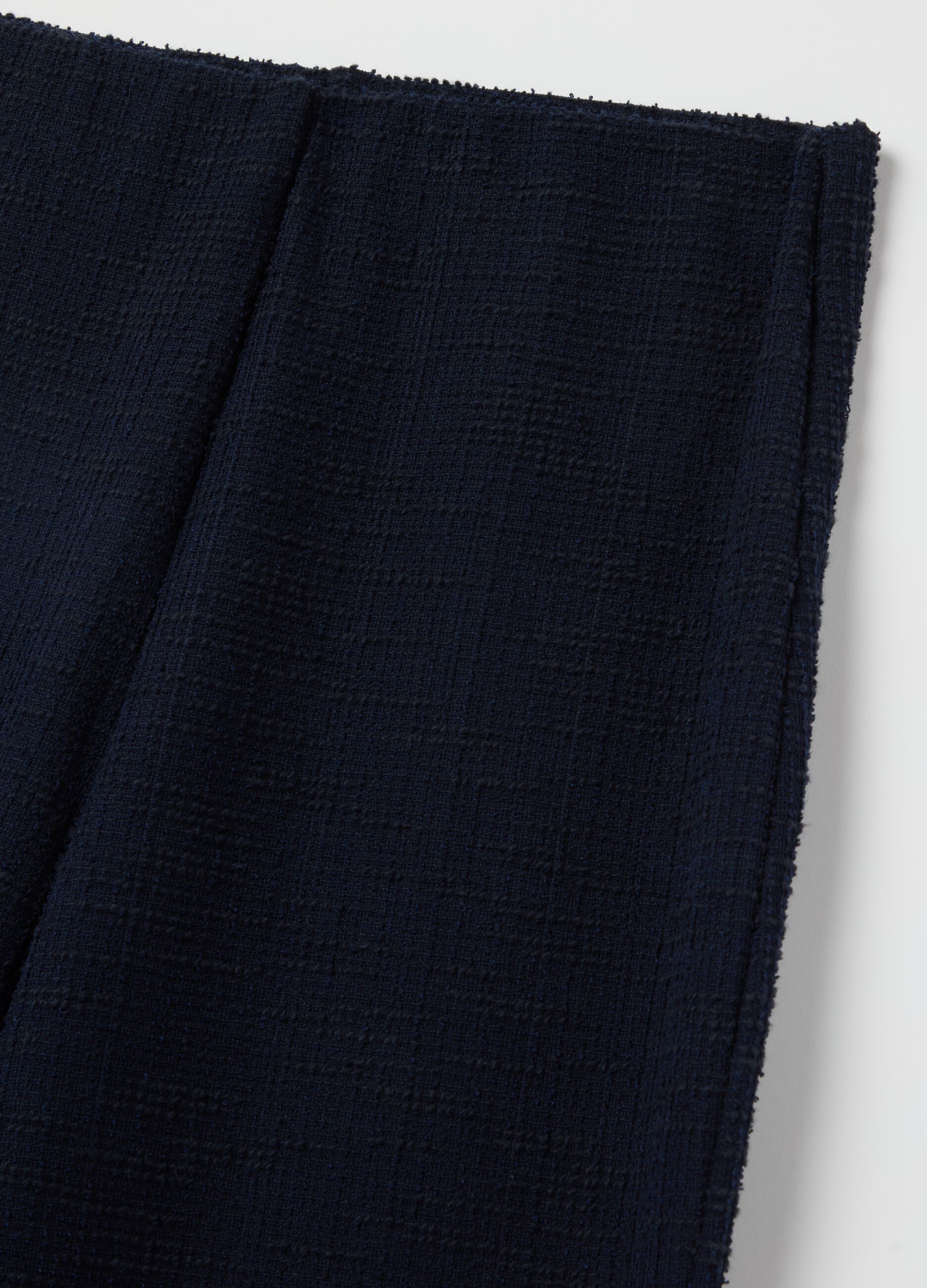 Wide-leg trousers with woven design