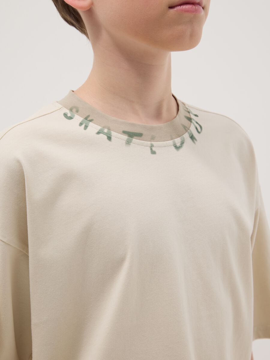 Beige pure cotton boys&rsquo; relaxed-fit T-shirt with slogan_1