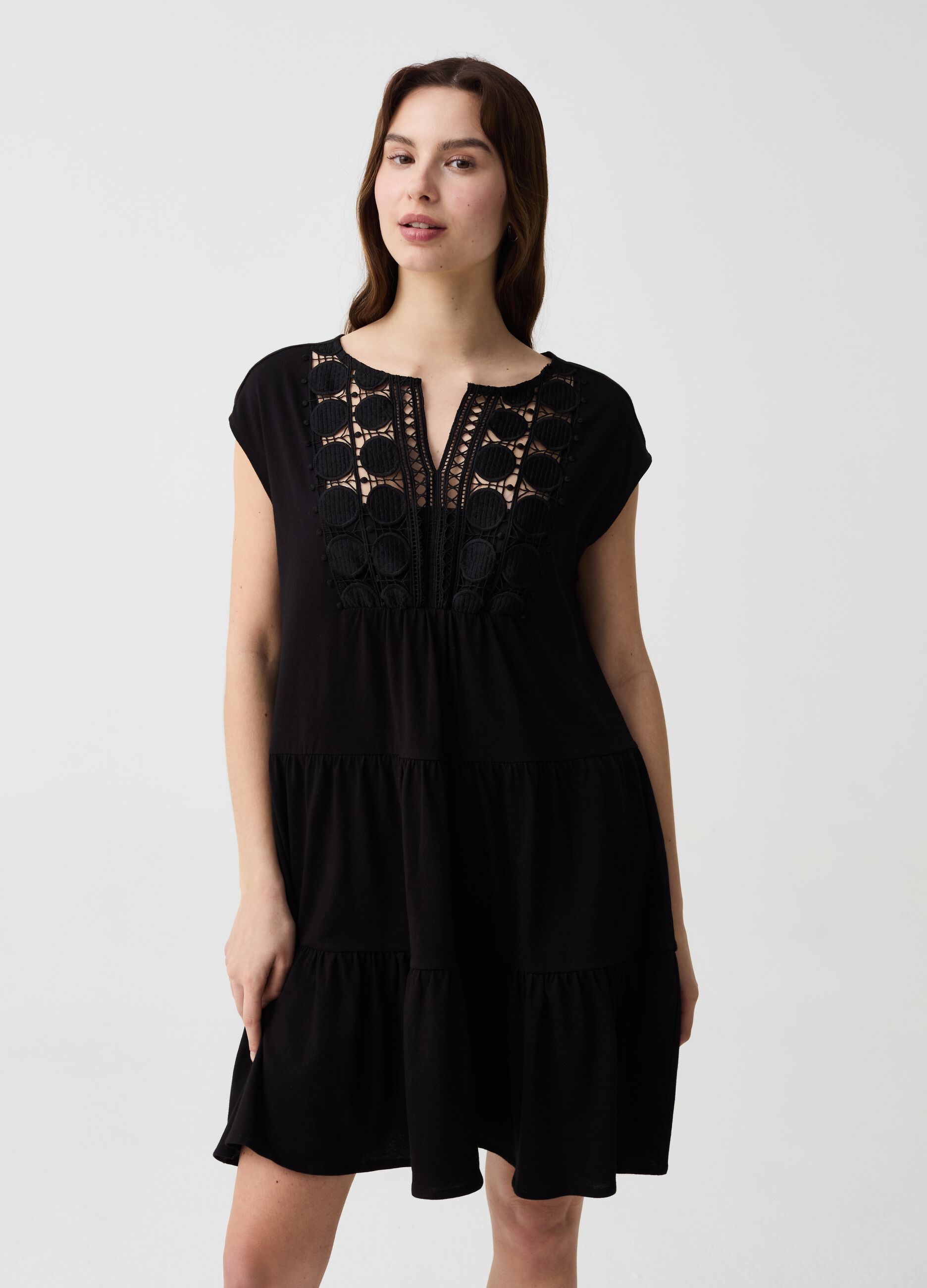 Short dress with lace insert