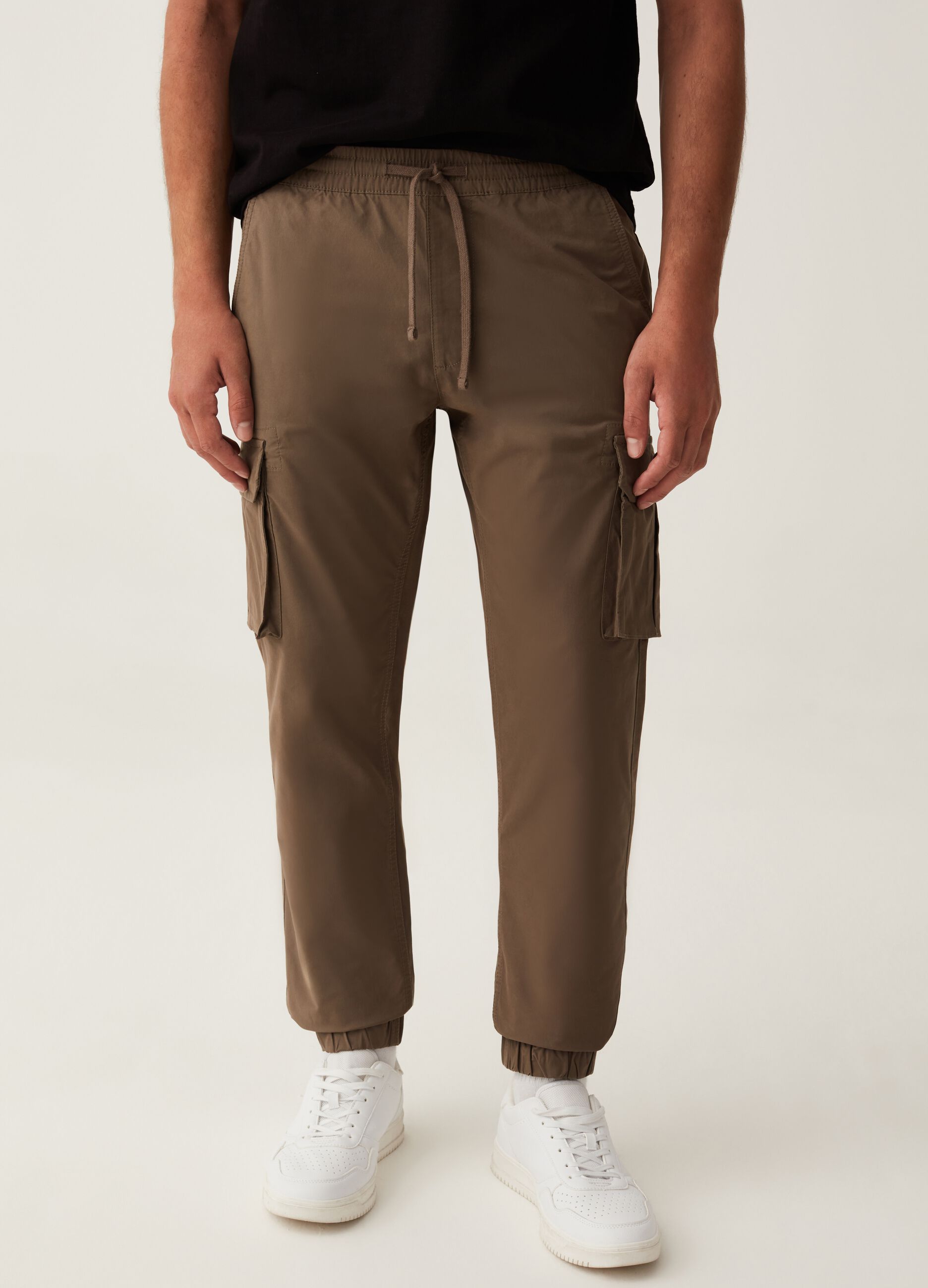 Pantalone cargo con coulisse_3