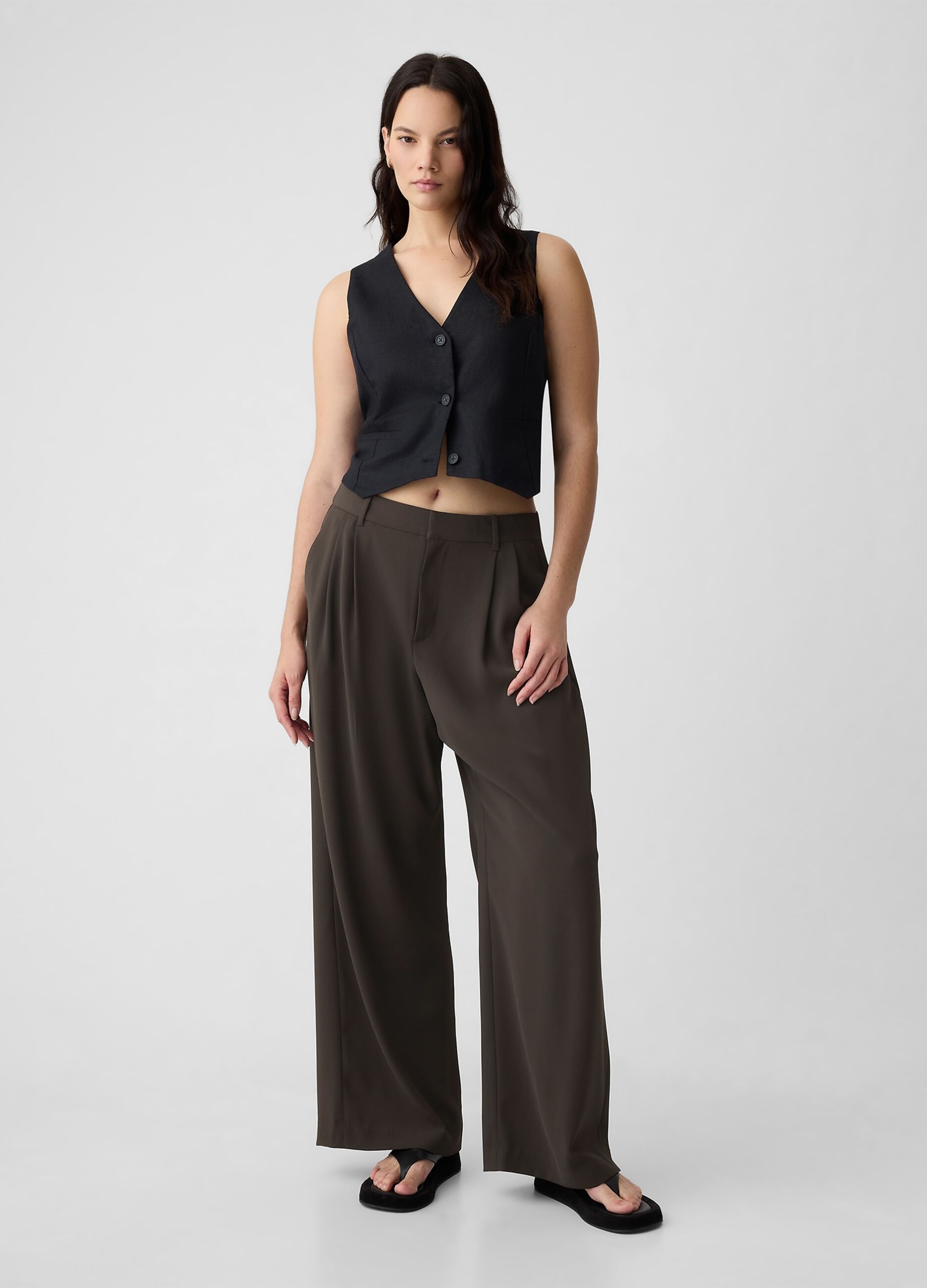 Wide leg trousers with darts