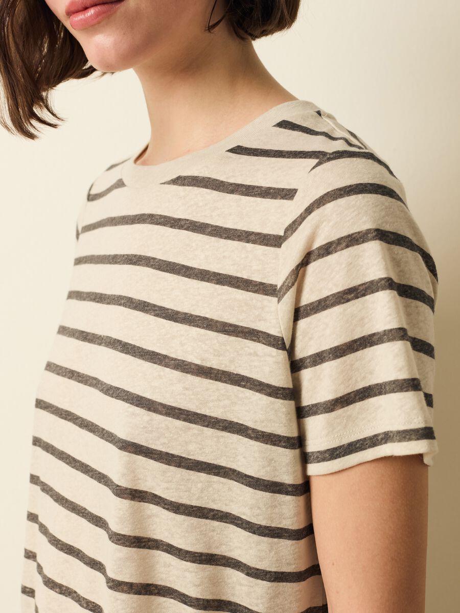 T-shirt in misto lino a righe_2