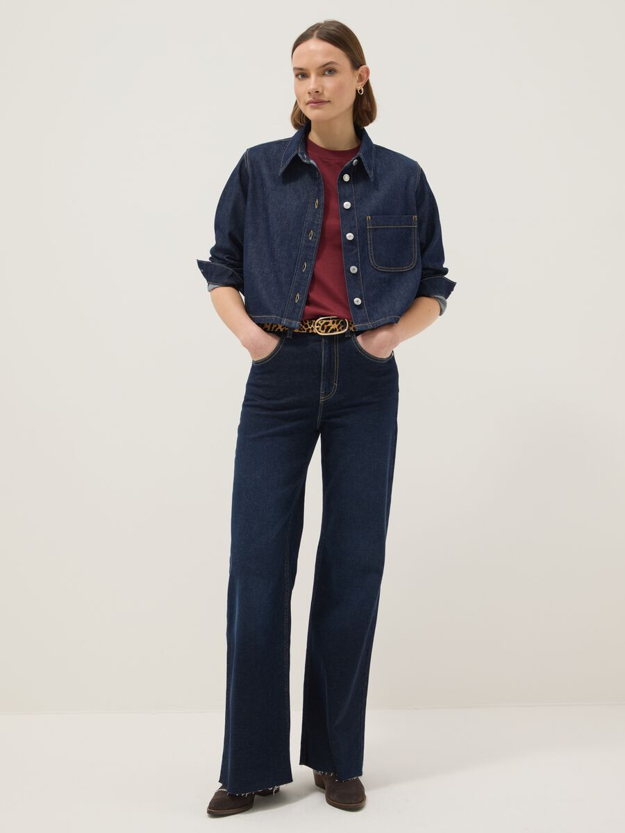 Camicia in puro cotone denim regular fit con bottoni e taschino_1