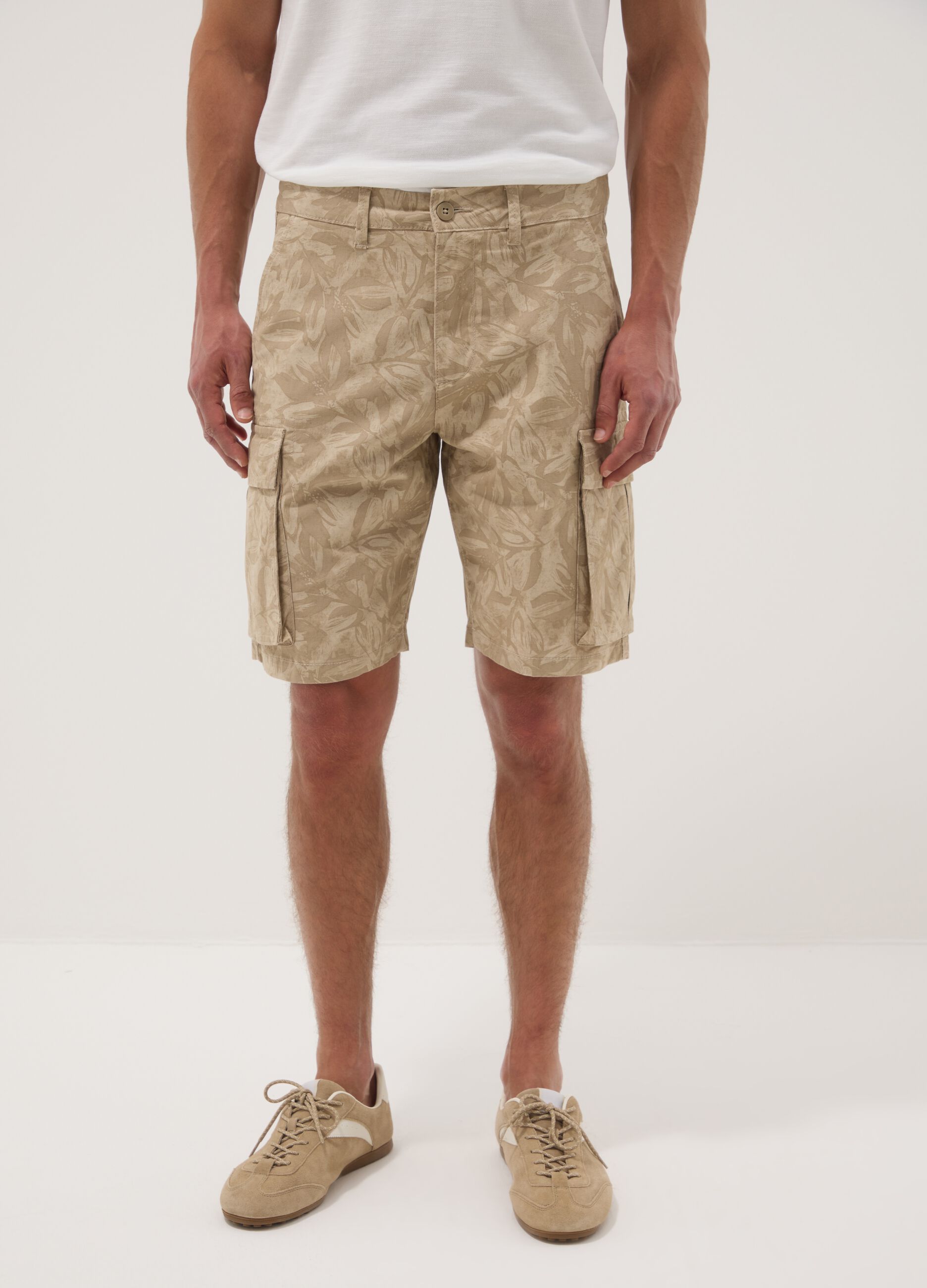 Beige stretch cotton cargo bermuda shorts