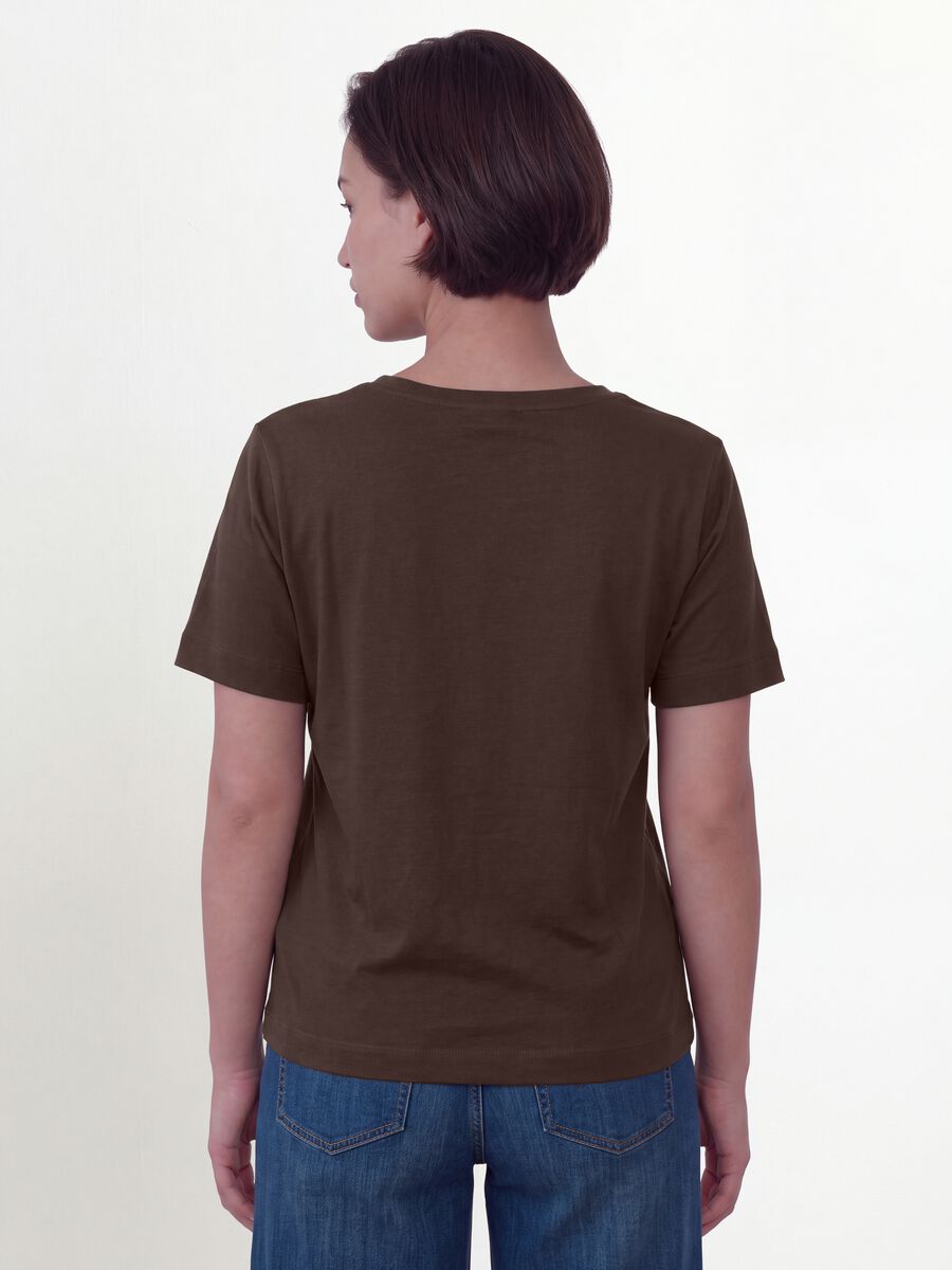 T-shirt marrone in puro cotone con stampa floreale regular fit_2