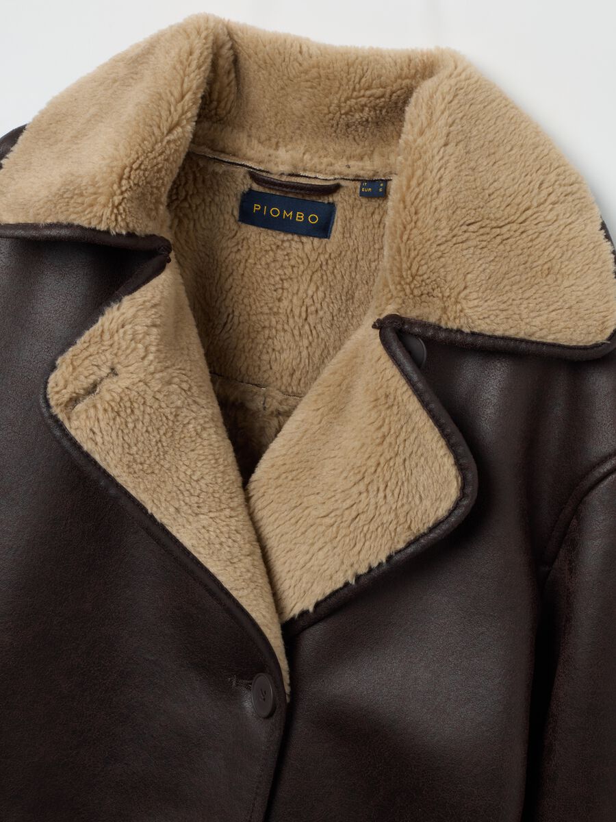 Brown jacket with oversized contrast collar_5