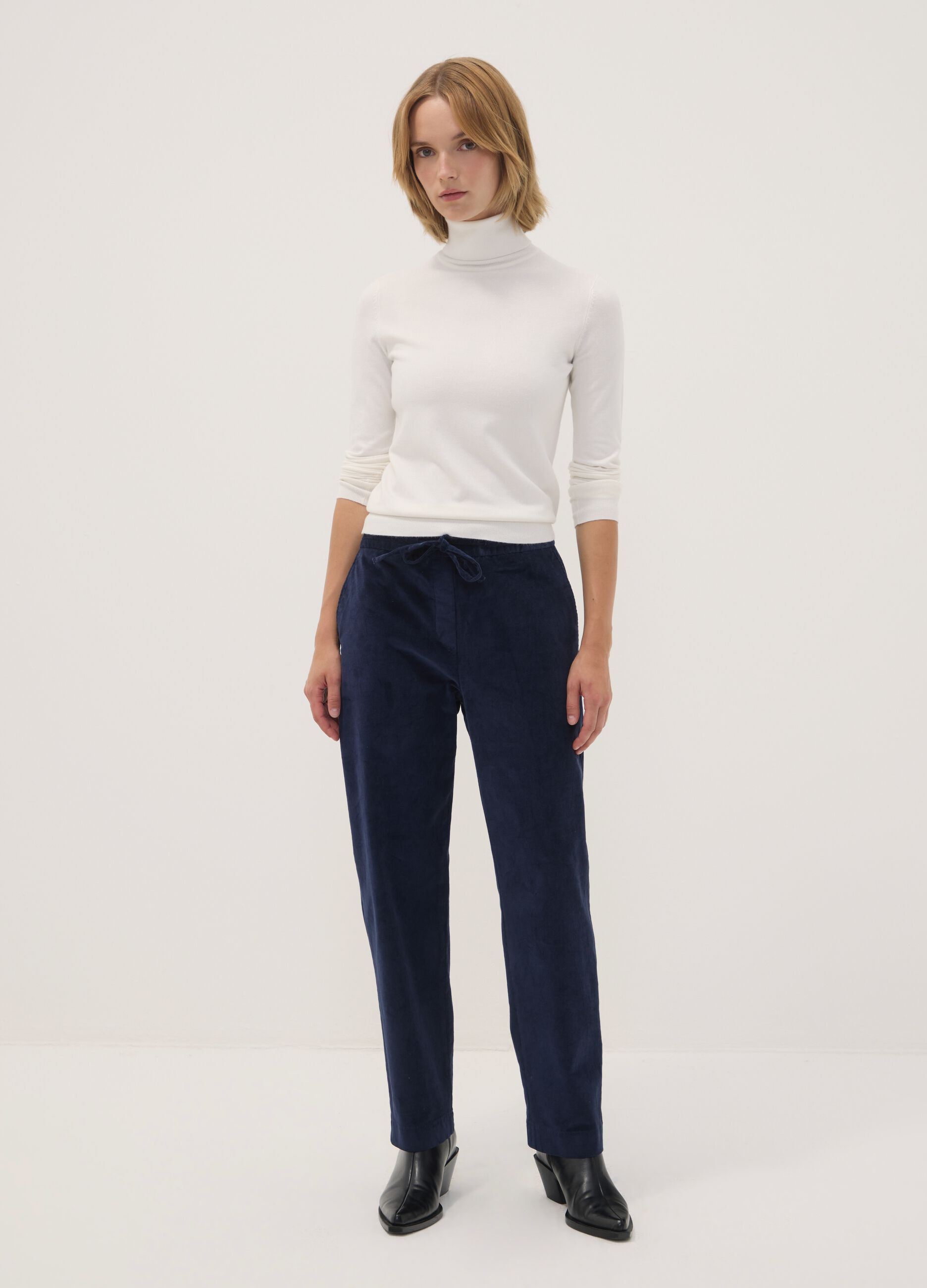 Pantaloni blu in cotone elasticizzato a coste con vita elasticizzata