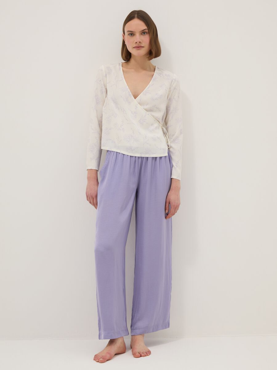 Top pigiama bianco in pura viscosa con chiusura laterale a nodo_0