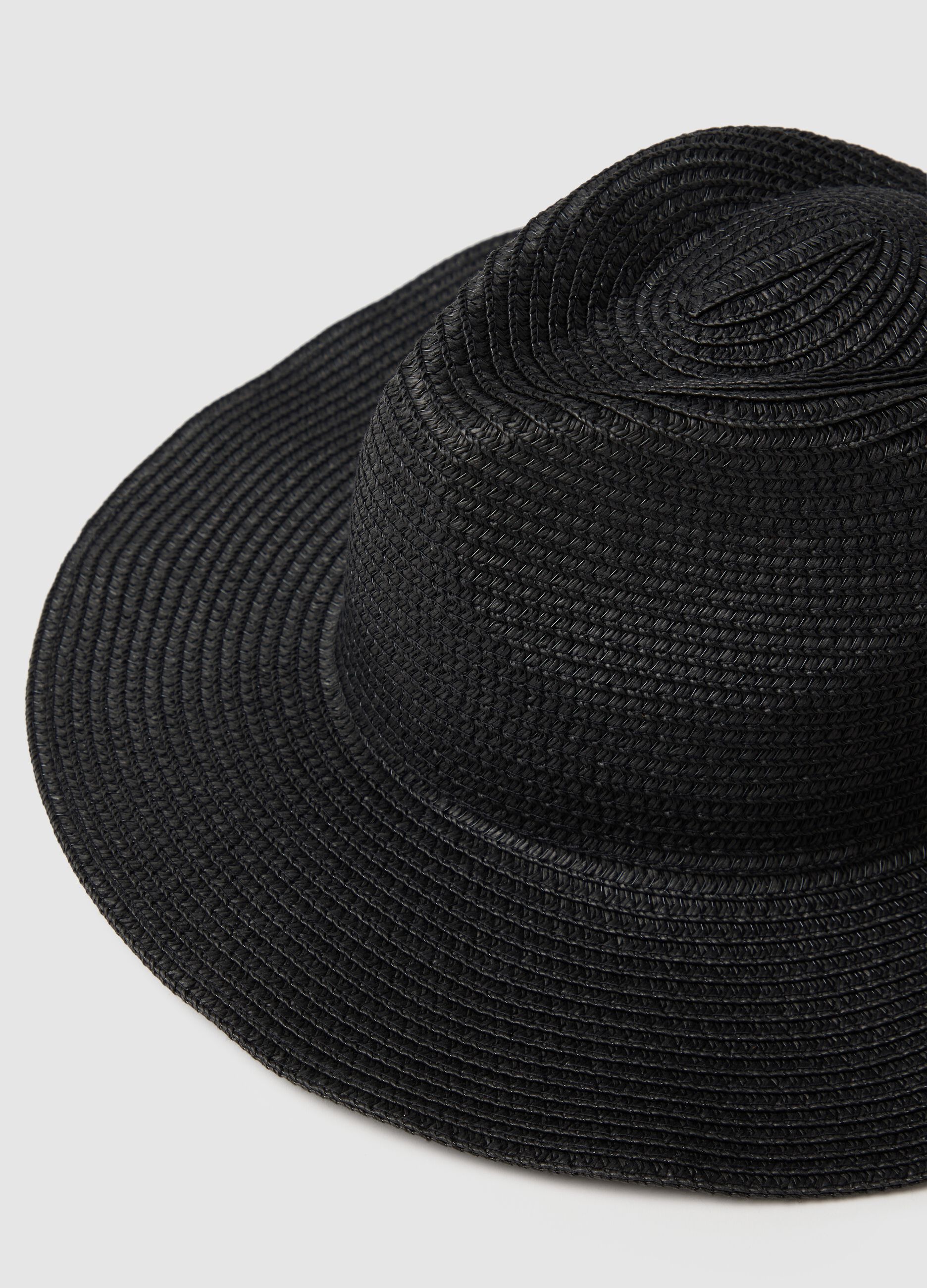 Women's hat in pure black paper fabric