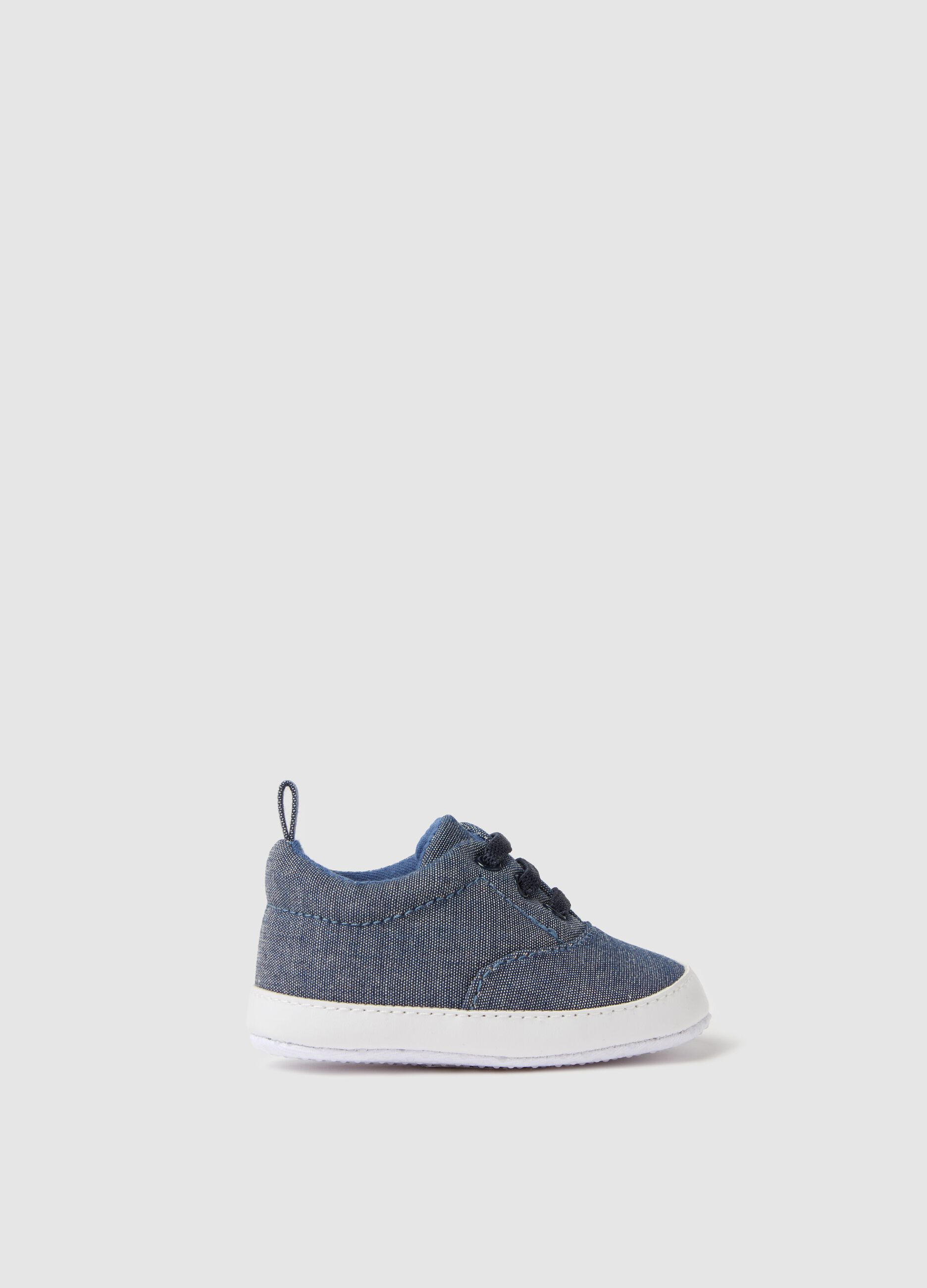 Denim shoes with laces