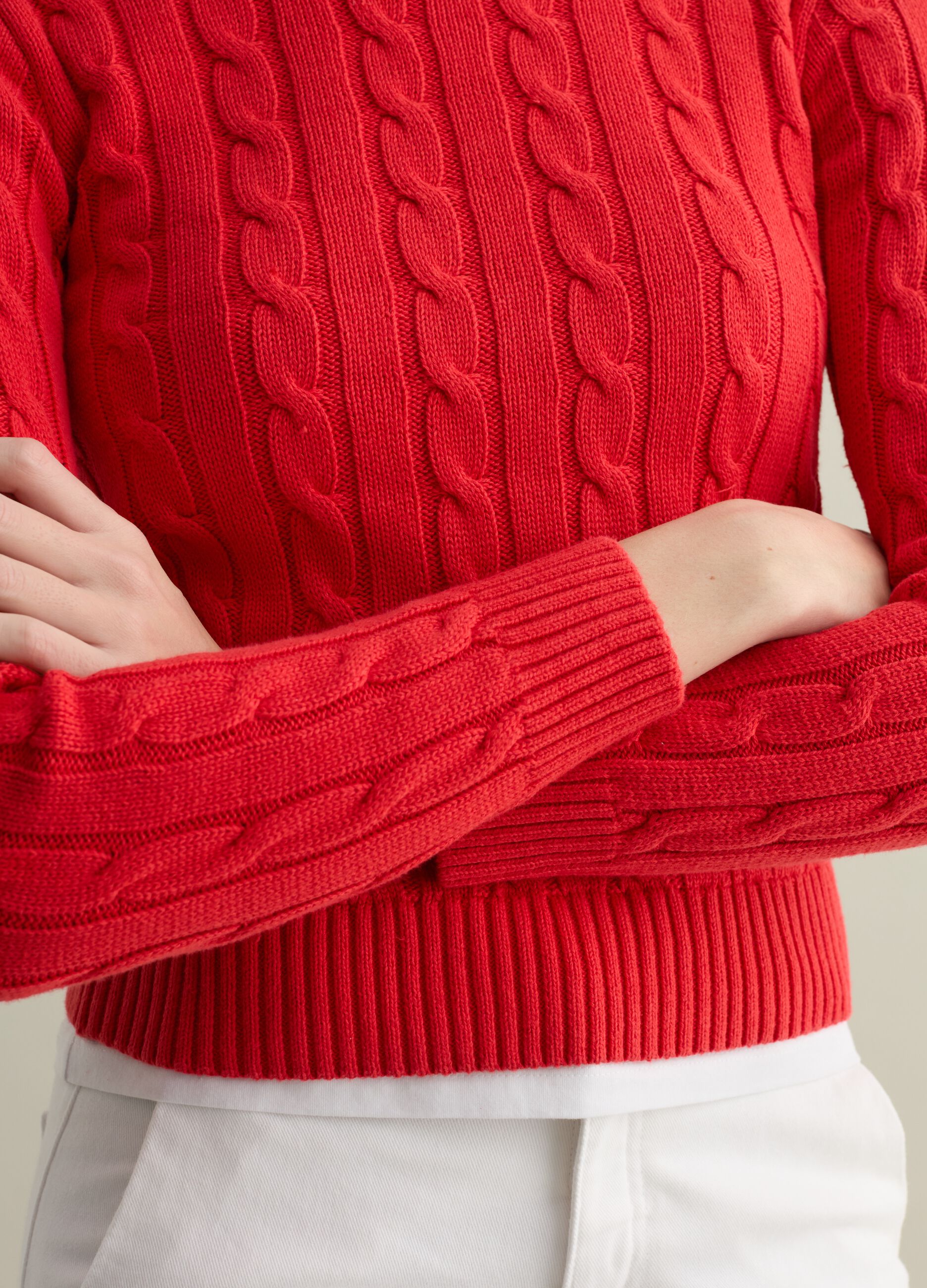 Ribbed pullover with cable-knit design