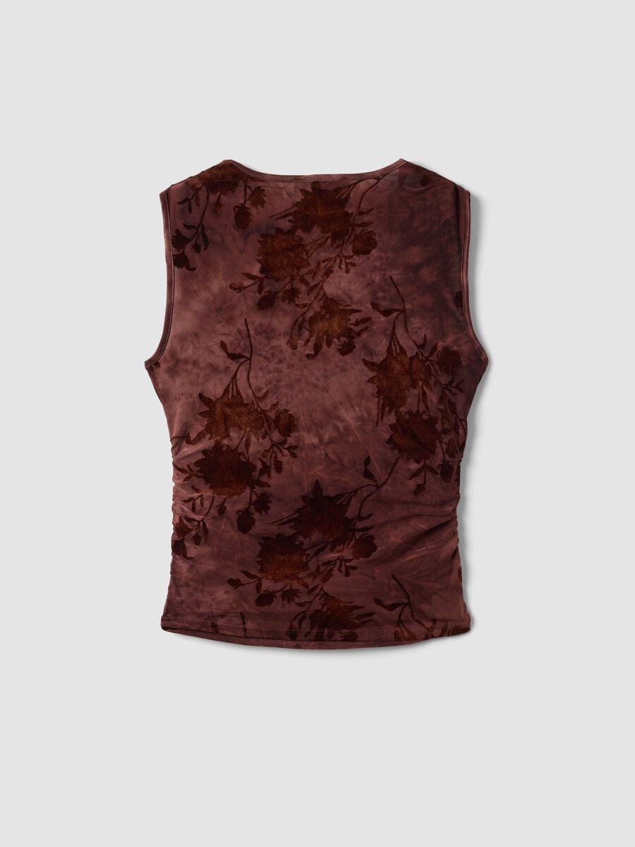 Top fitted rosso in tessuto elasticizzato con fantasia floreale_5