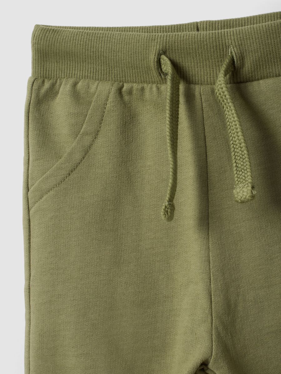 Pantaloni cargo verdi in puro cotone organico con coulisse per neonato_3