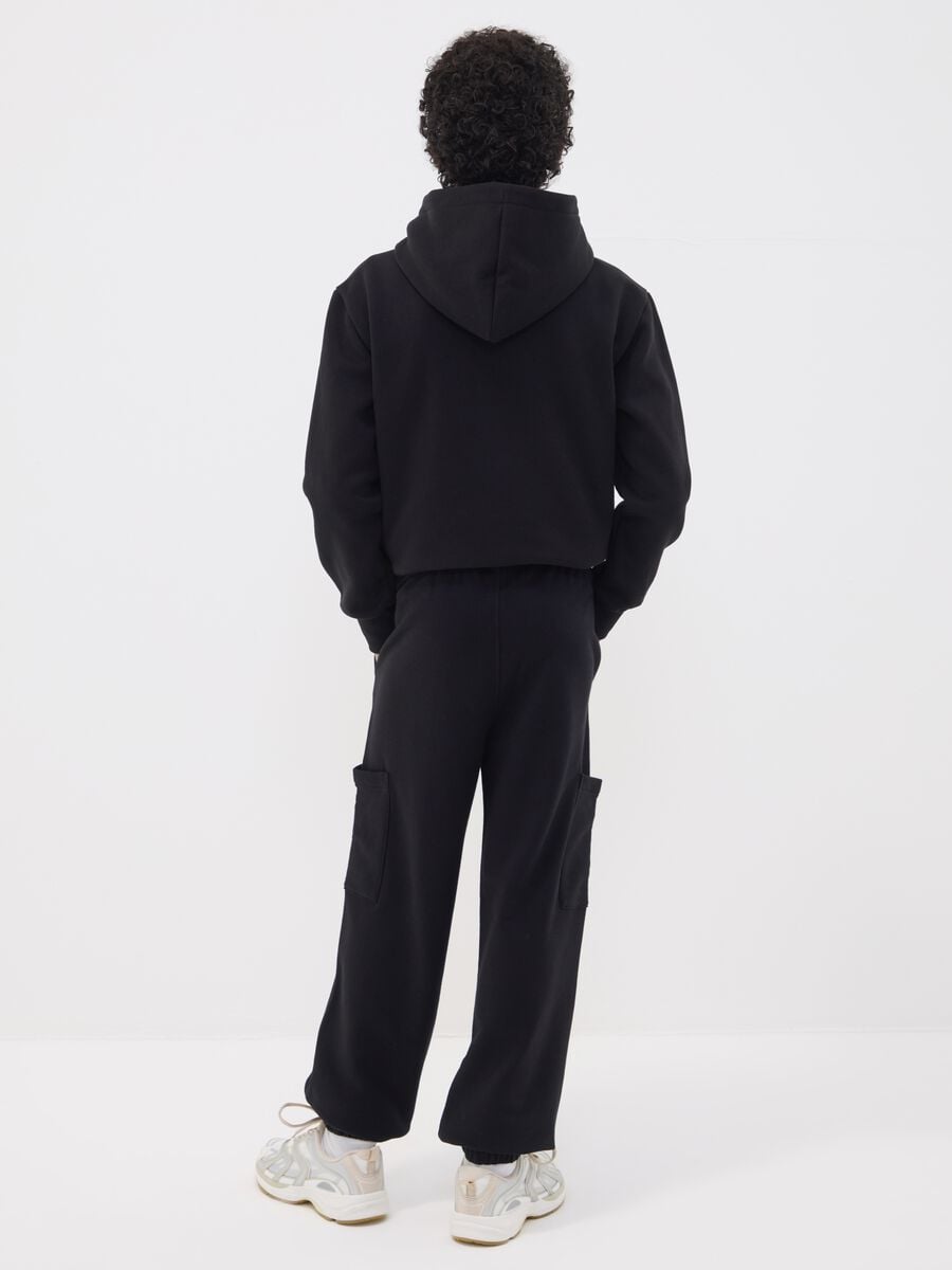 Black pure cotton relaxed cargo joggers for boys_2