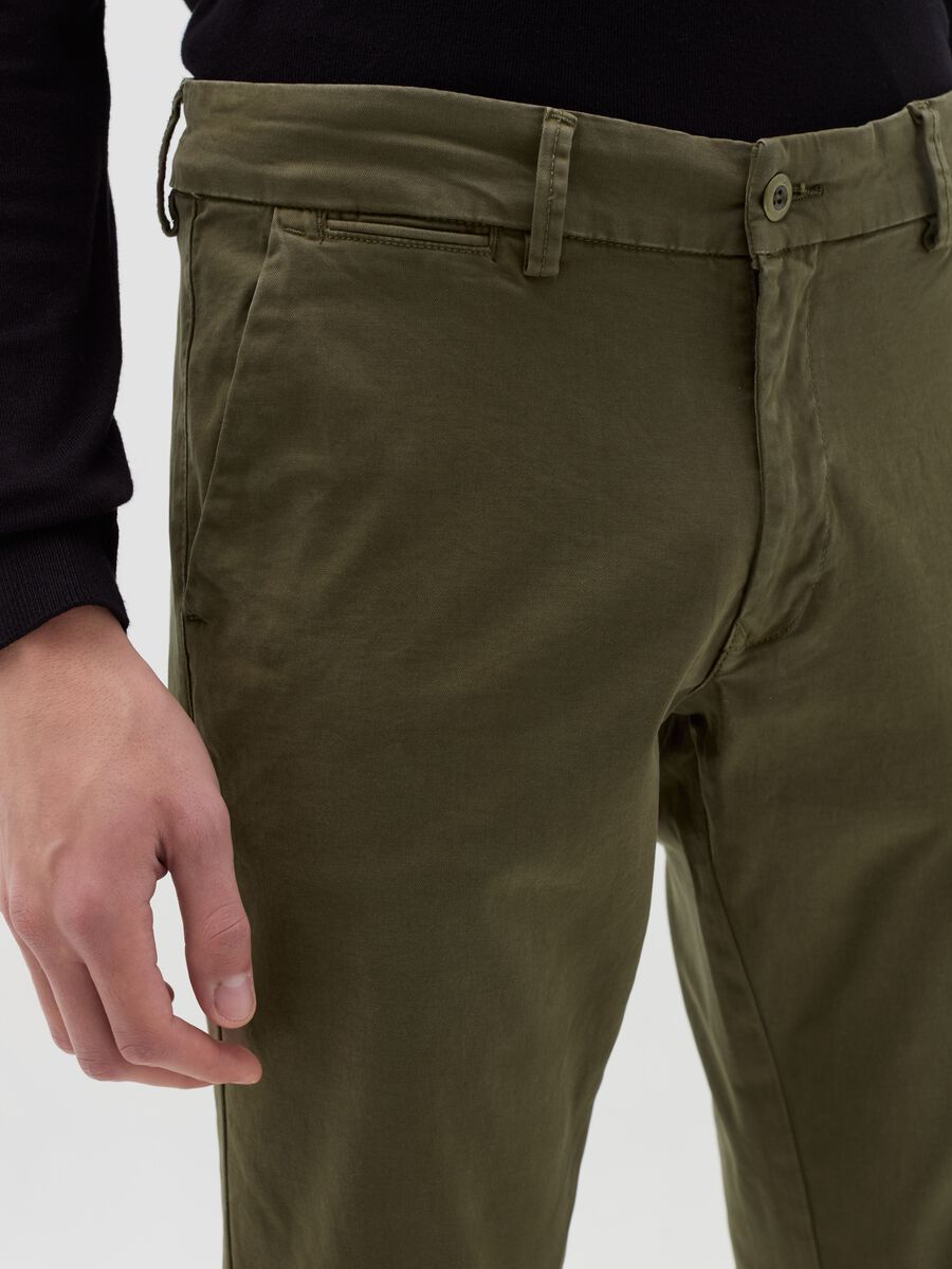 Solid colour stretch cotton chino trousers_2