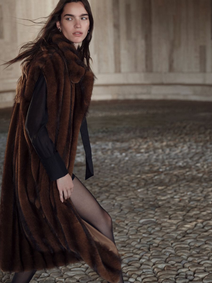 Brown long regular fit sleeveless jacket_0