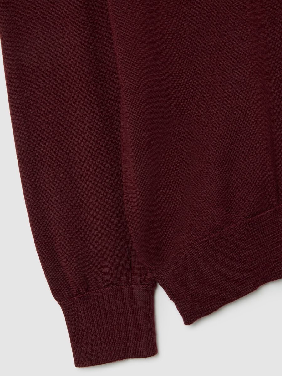 Red merino wool sweater, regular fit with crew neck_5