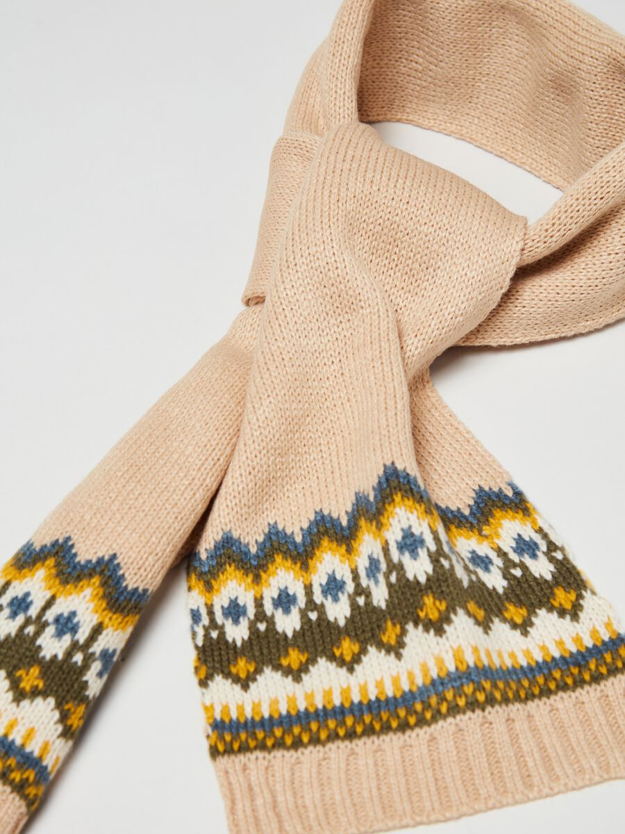 Sciarpa in maglia con disegni jacquard_1
