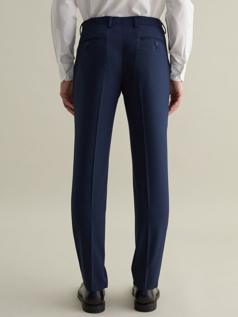 Slim-fit trousers with micro weave_2