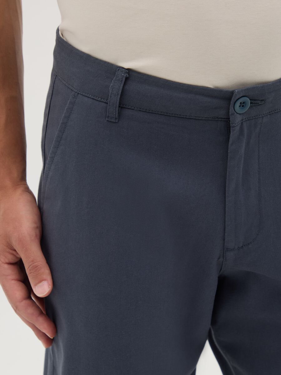Men's blue pure cotton shorts in regular fit_2