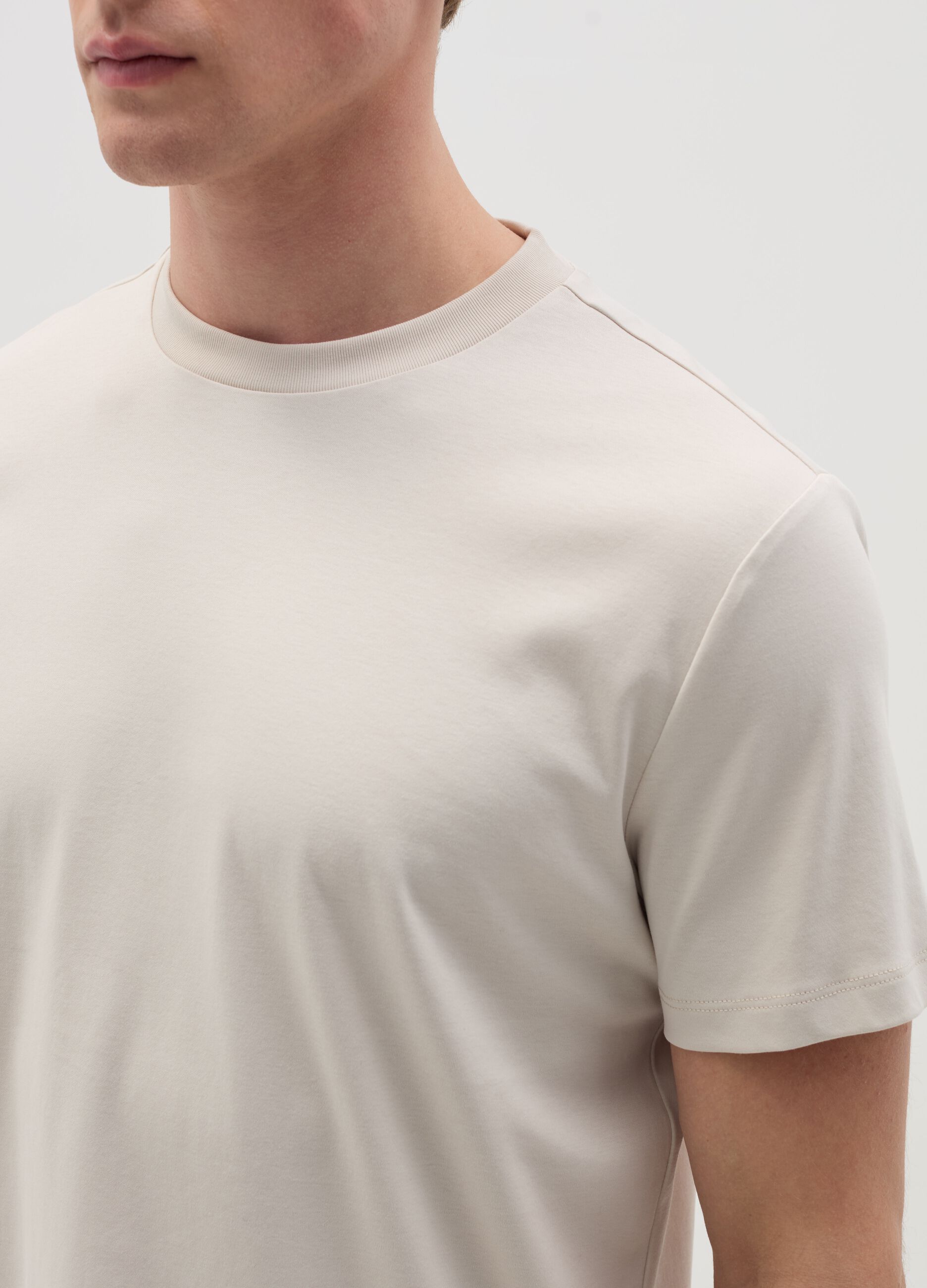 Regular-fit T-shirt with round neck