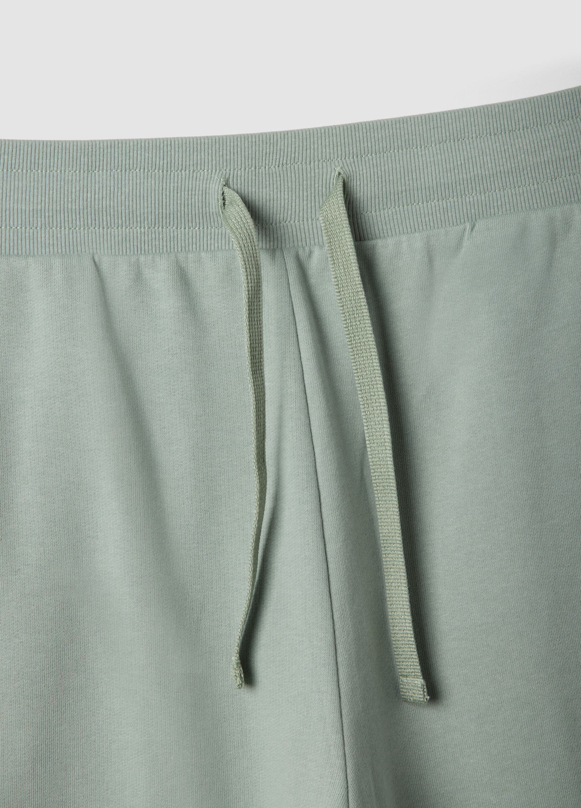 Green pure cotton relaxed-fit shorts
