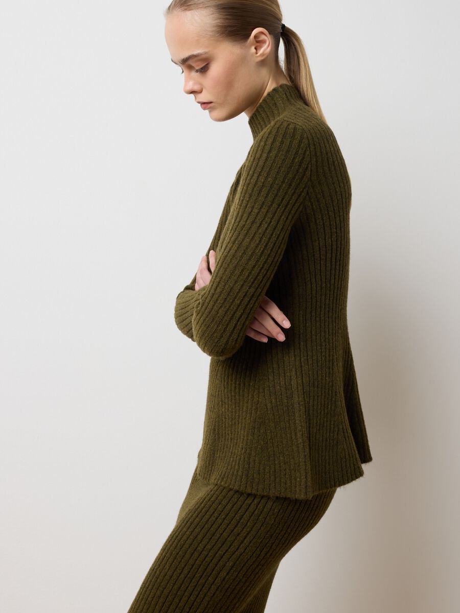Green Ribbed Turtleneck Sweater - Fitted Fit_3